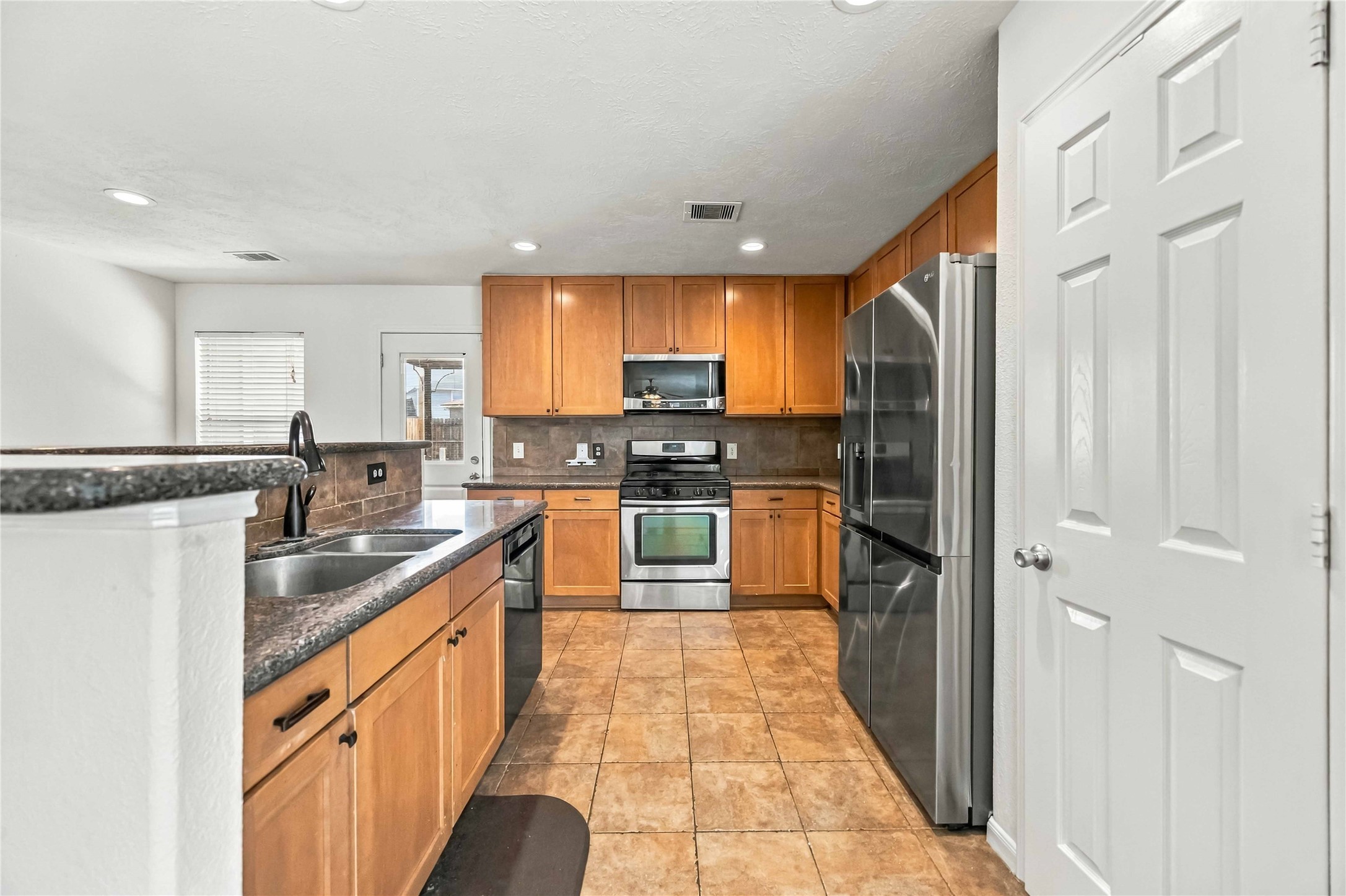 16011 Arapaho Bend Lane Property Photo 15