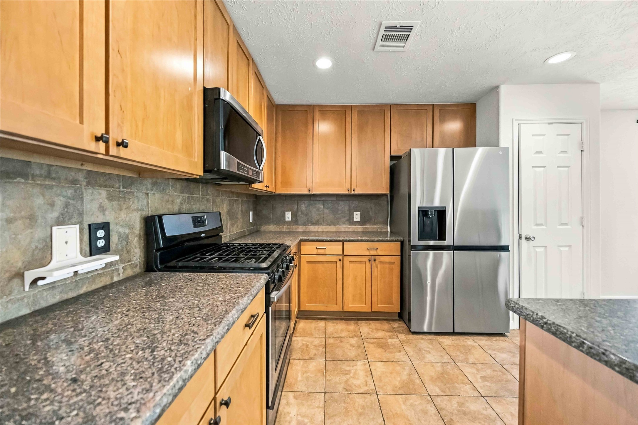 16011 Arapaho Bend Lane Property Photo 16