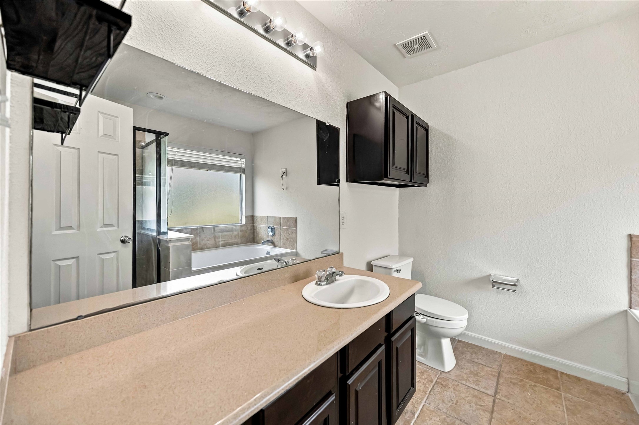 16011 Arapaho Bend Lane Property Photo 19