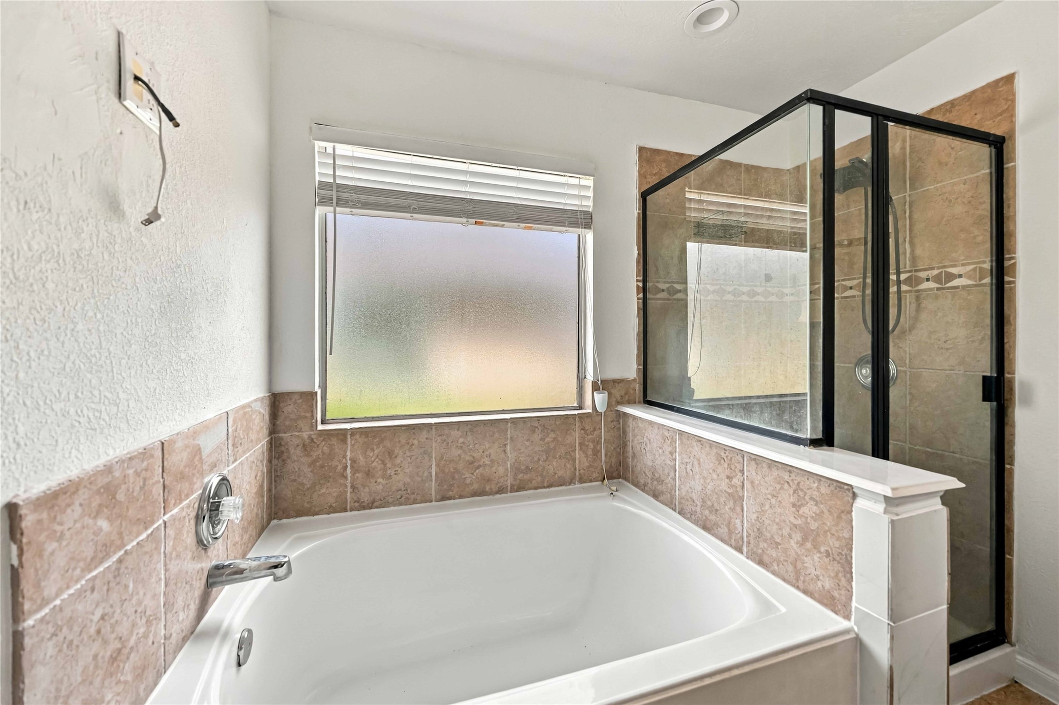 16011 Arapaho Bend Lane Property Photo 20