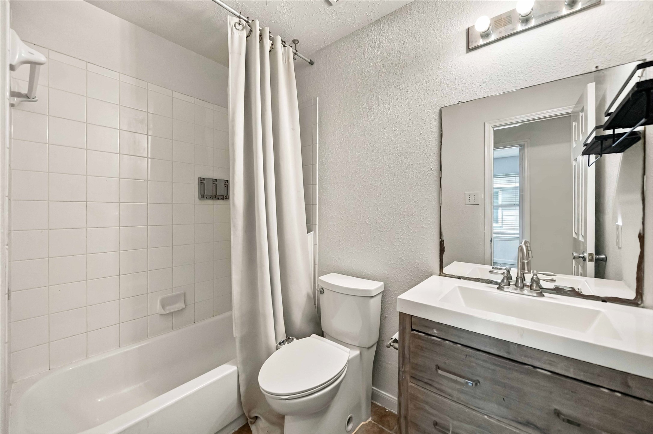 16011 Arapaho Bend Lane Property Photo 26