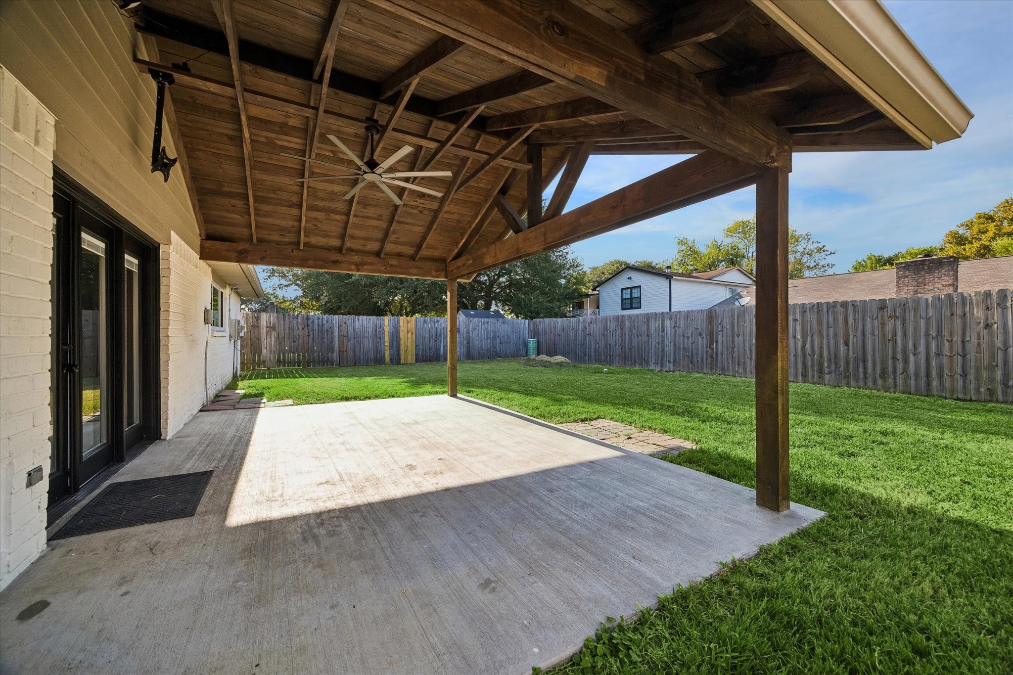 9807 Sparrow Street Property Photo 3