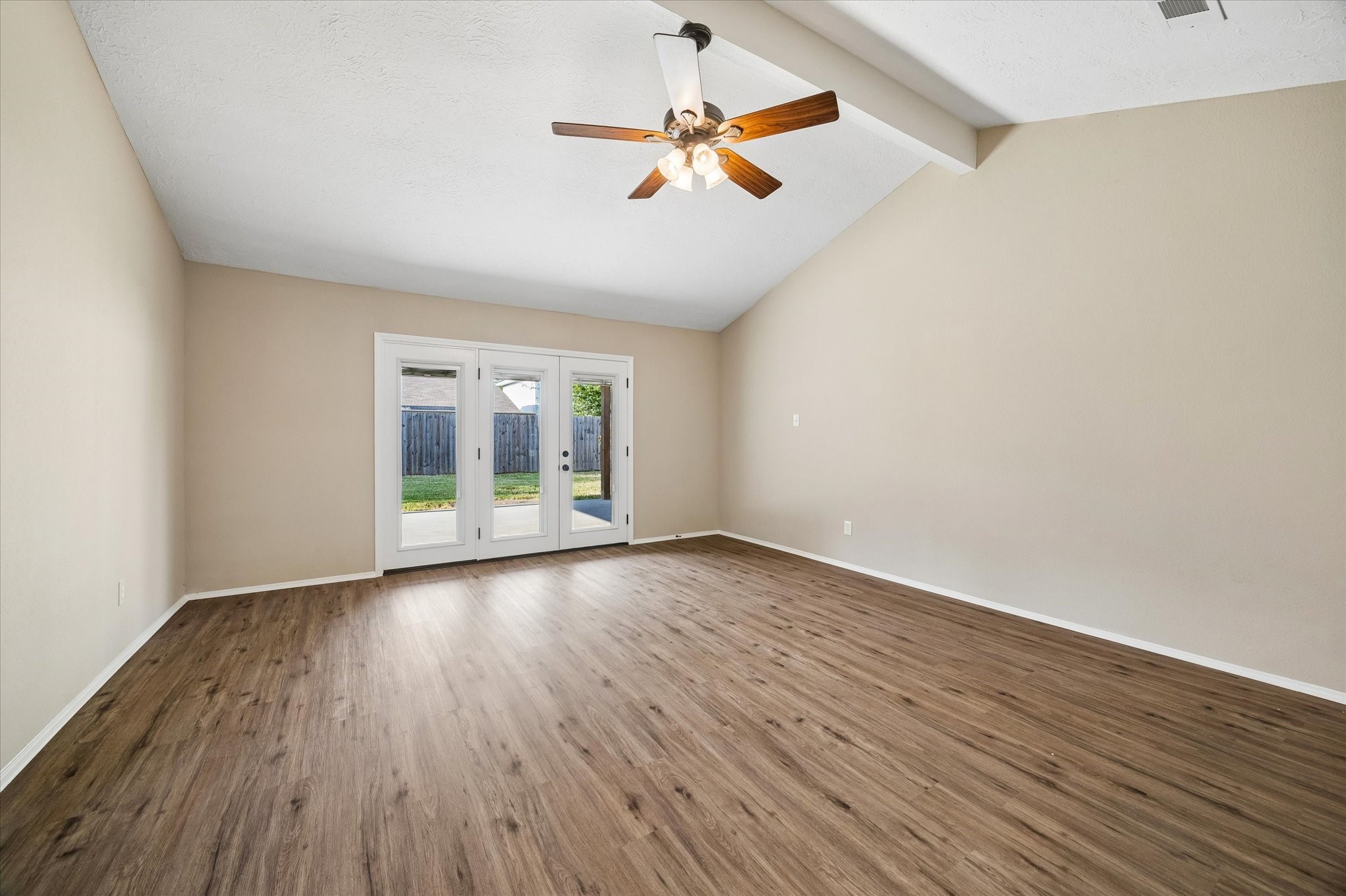 9807 Sparrow Street Property Photo 4