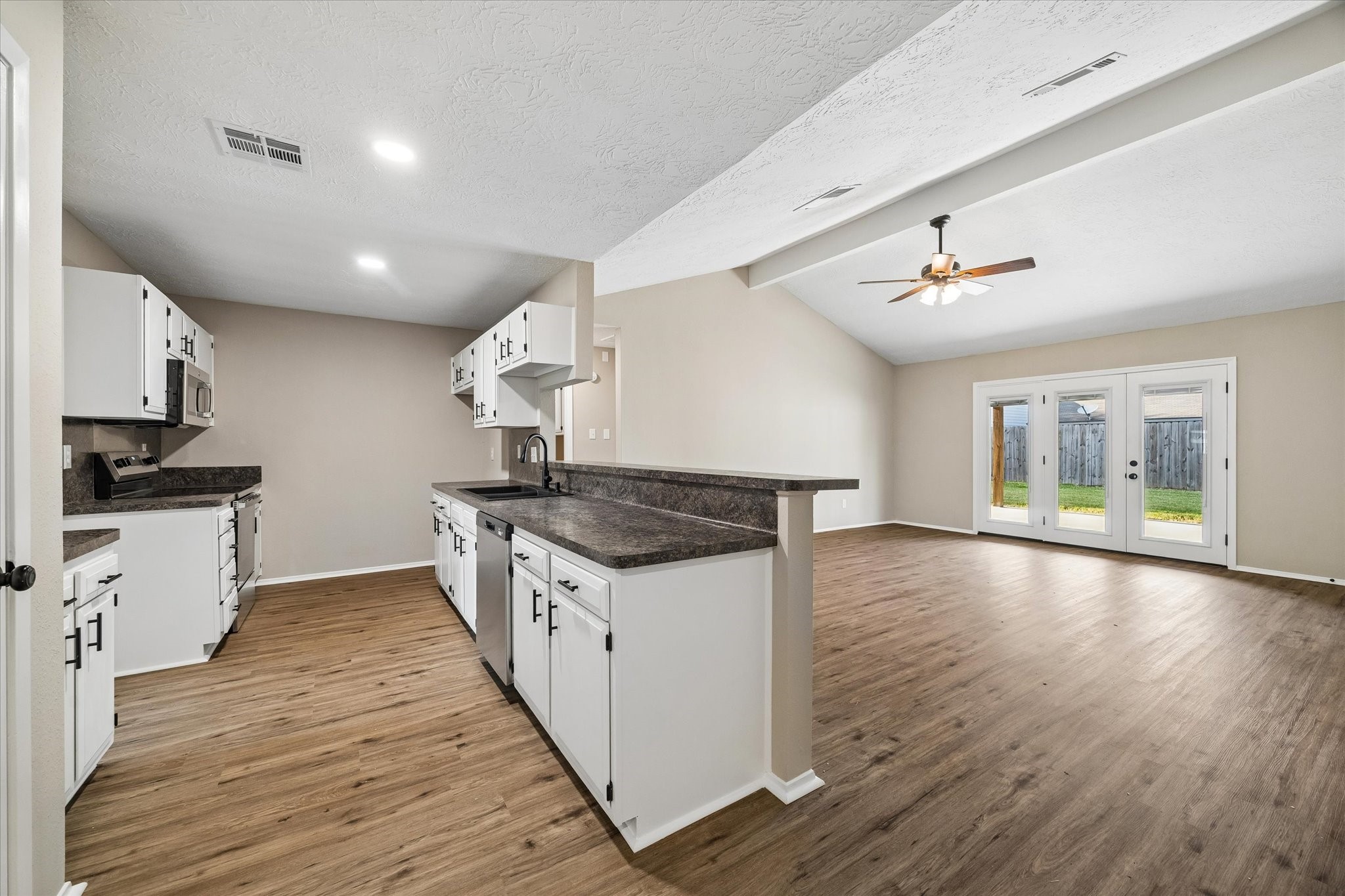 9807 Sparrow Street Property Photo 12