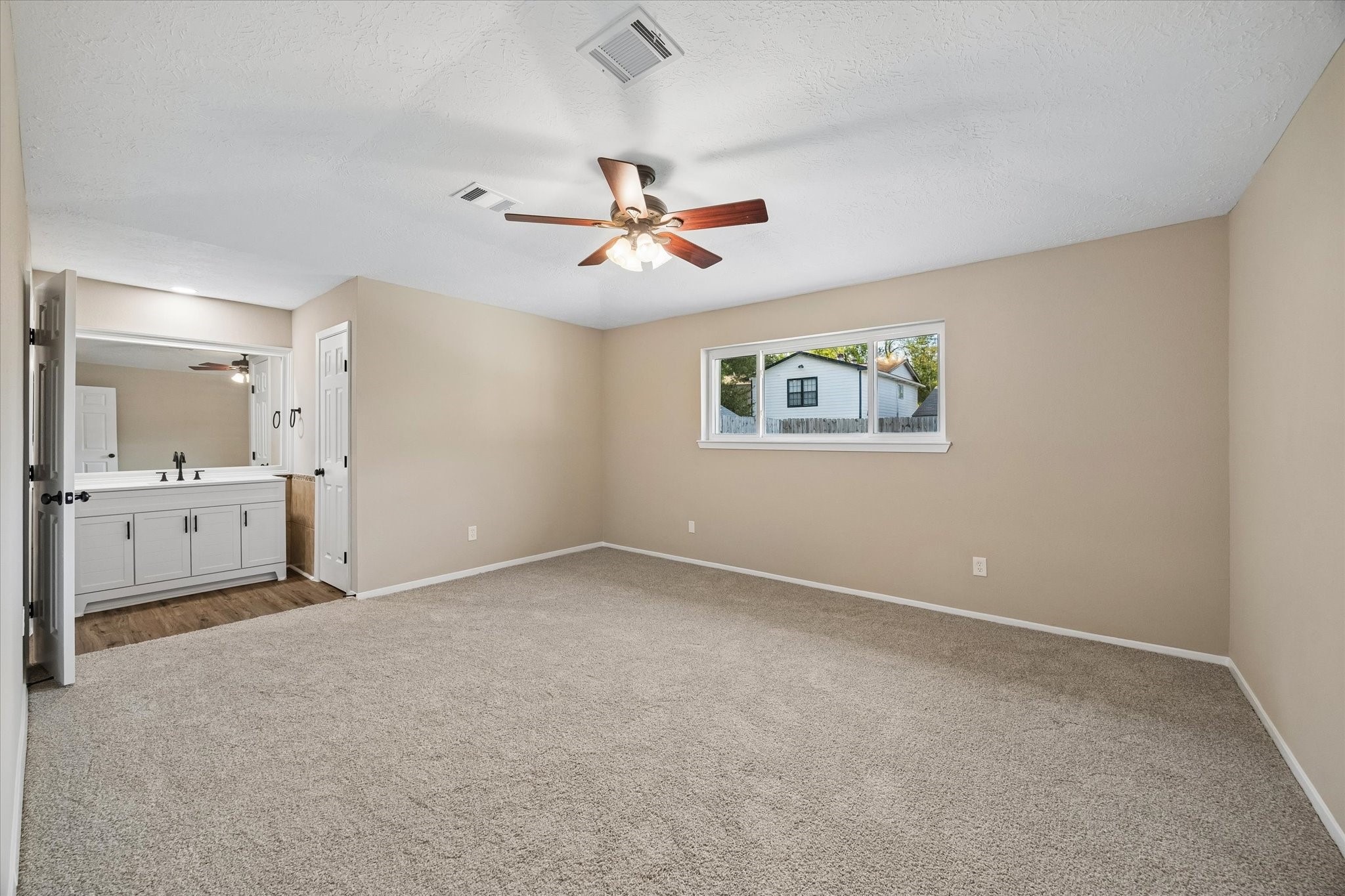 9807 Sparrow Street Property Photo 18