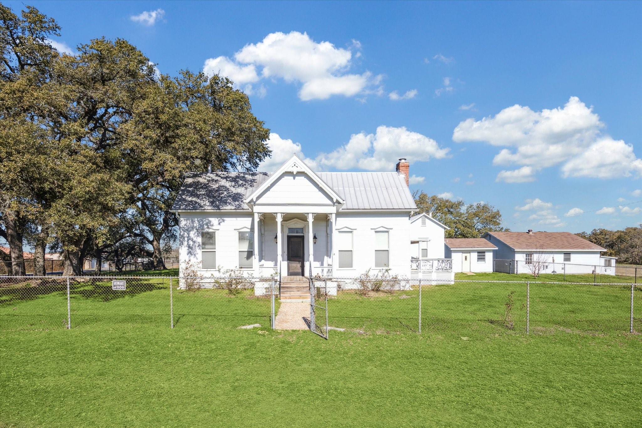 1118 FM 1697 Property Photo 1