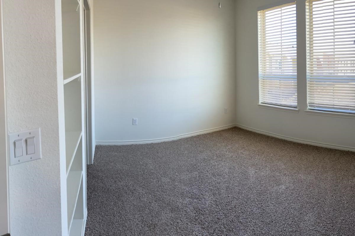 314 Castle Drive 100 Property Photo 4
