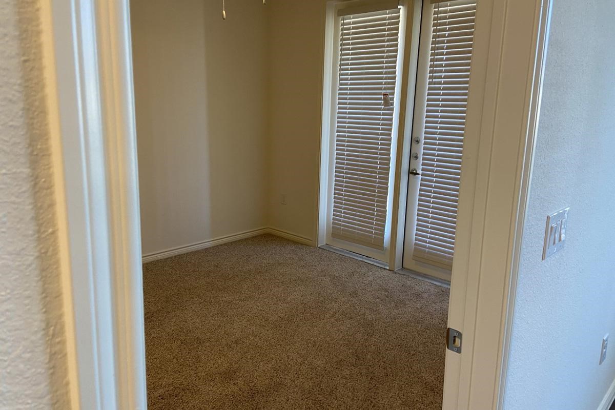 314 Castle Drive 100 Property Photo 6