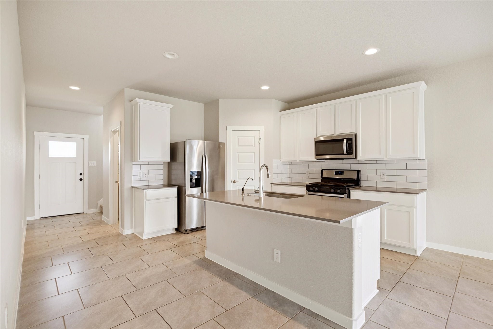 7503 Highland Chase Drive Property Photo 4