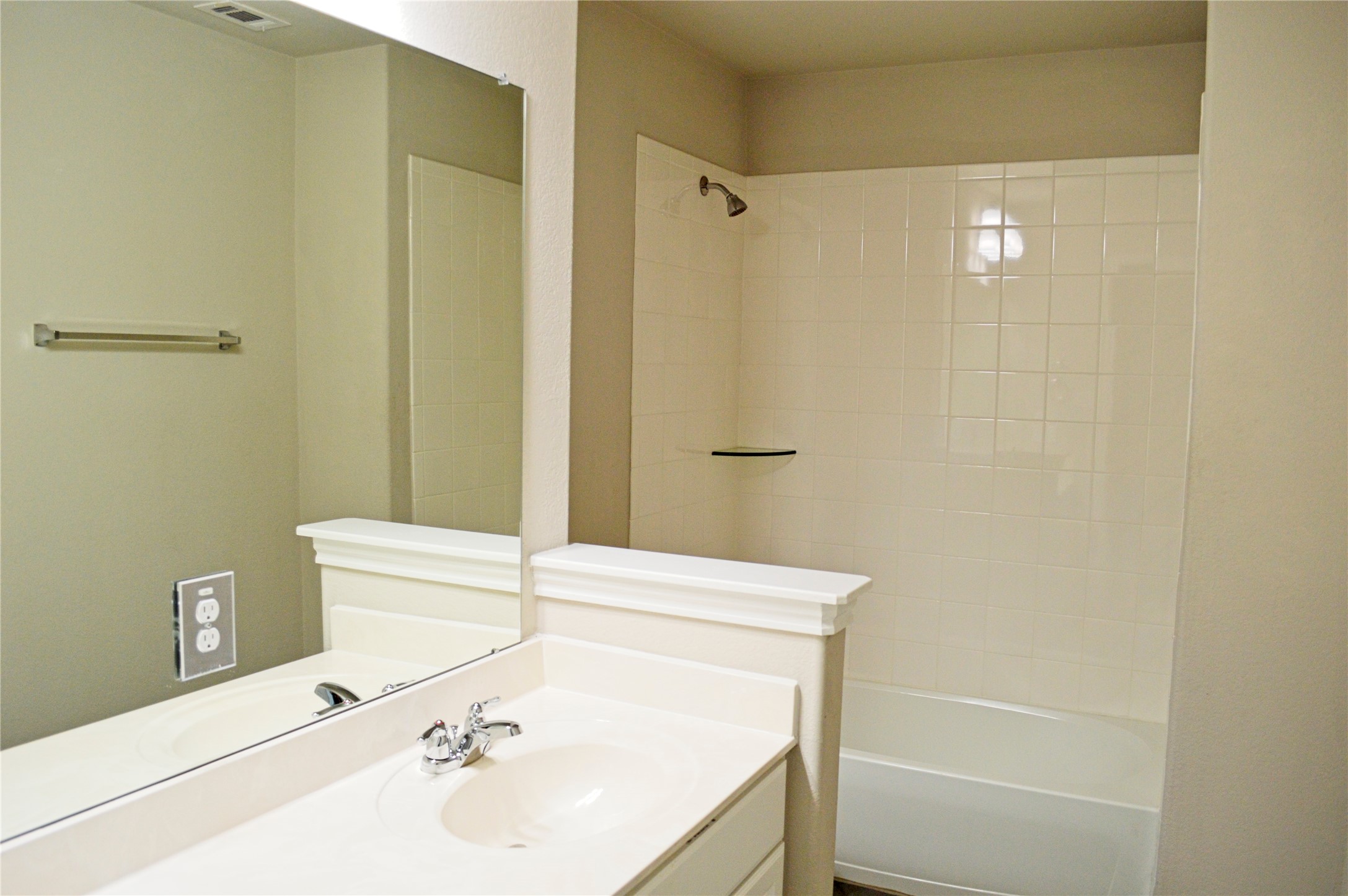 13146 Rowan Green Drive Property Photo 11