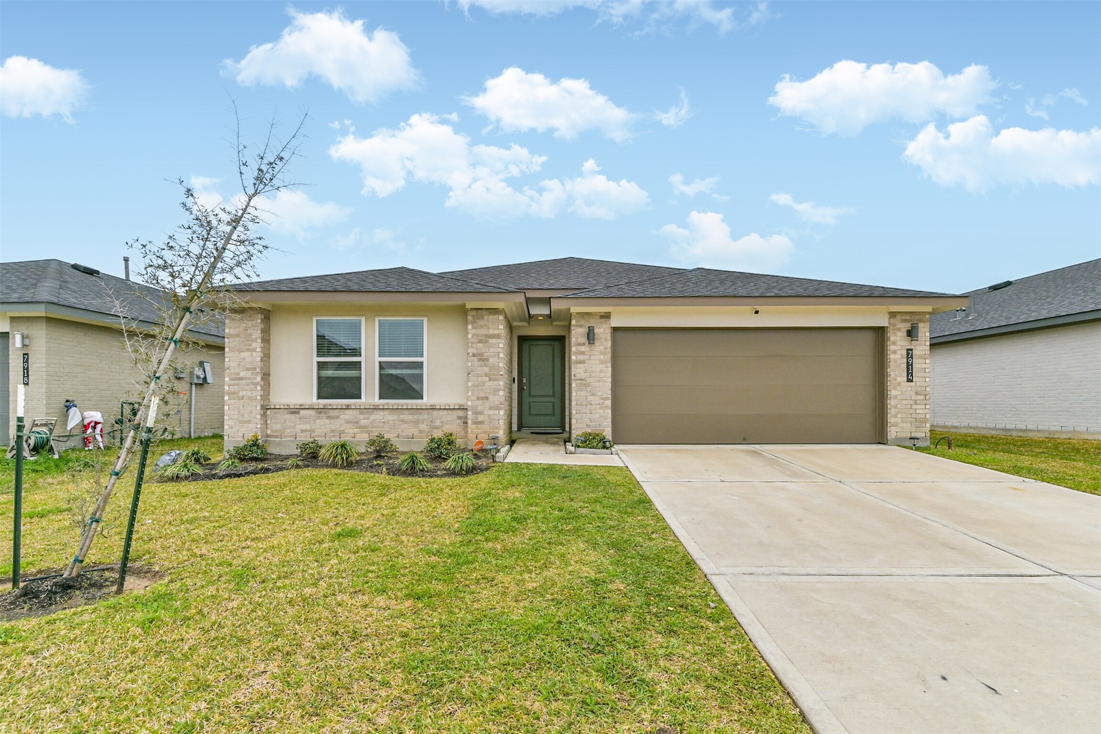 7914 Murciana Drive Property Photo 1