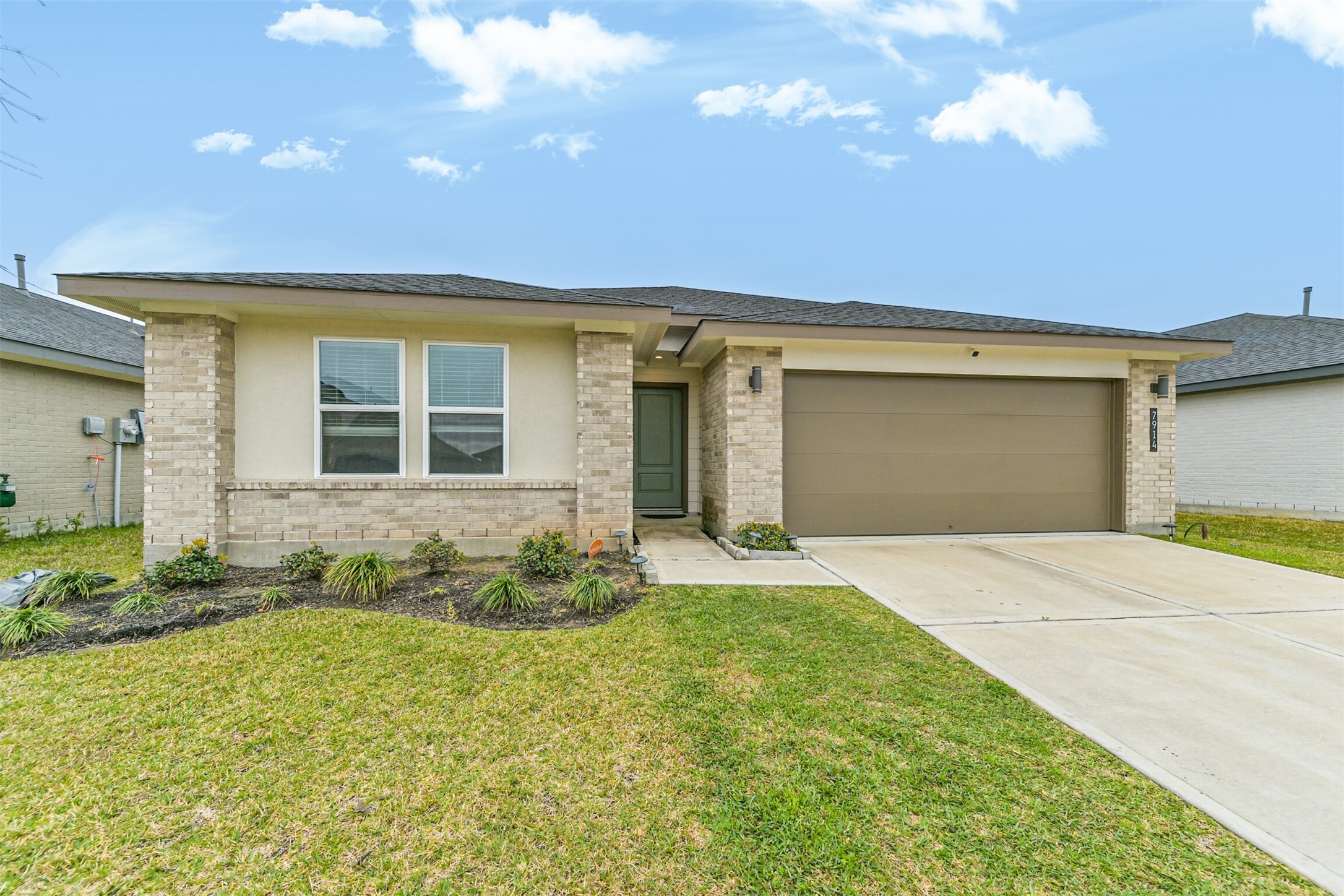 7914 Murciana Drive Property Photo 2