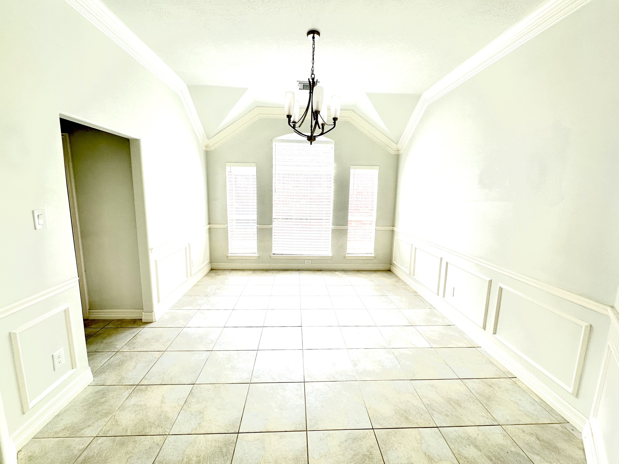 3351 Lakeway Lane Property Photo 5