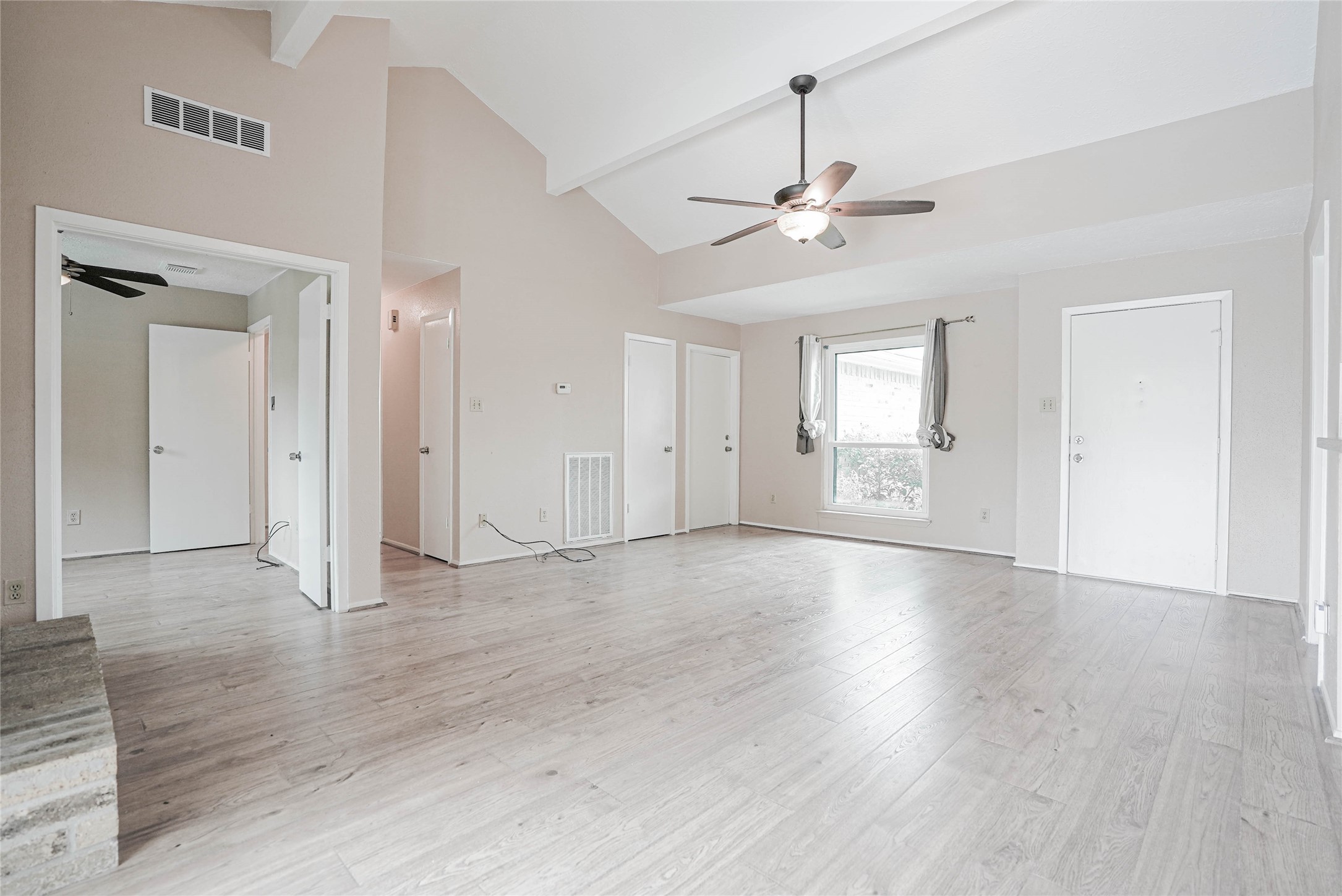 1103 W Brompton Drive Property Photo 5