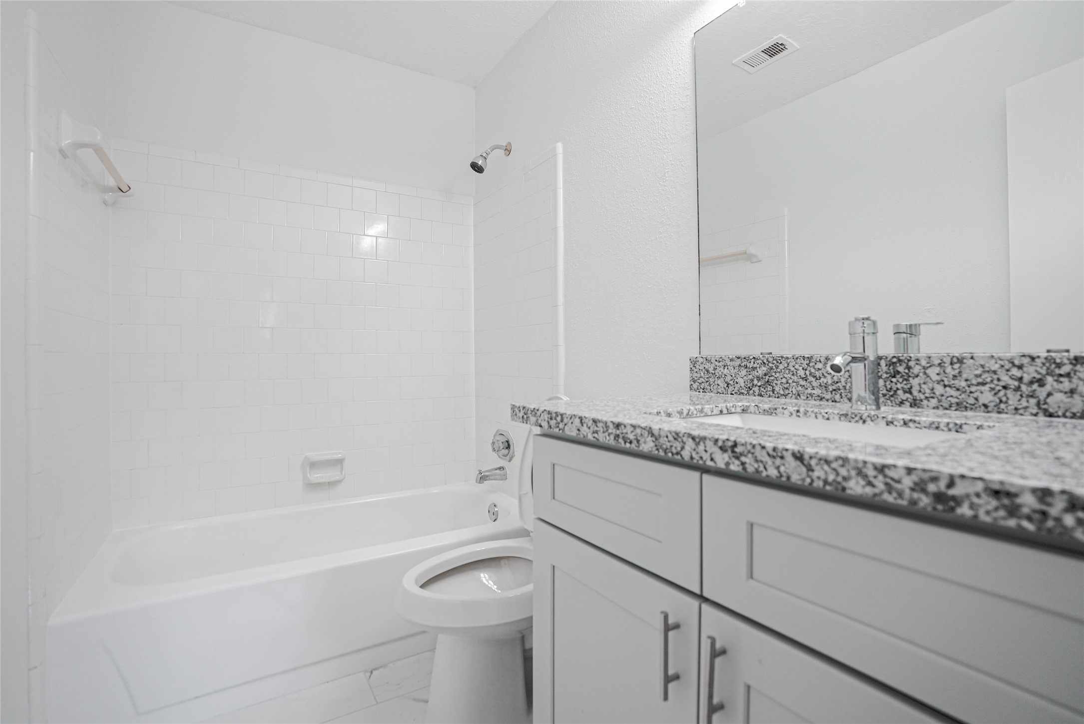 1103 W Brompton Drive Property Photo 16
