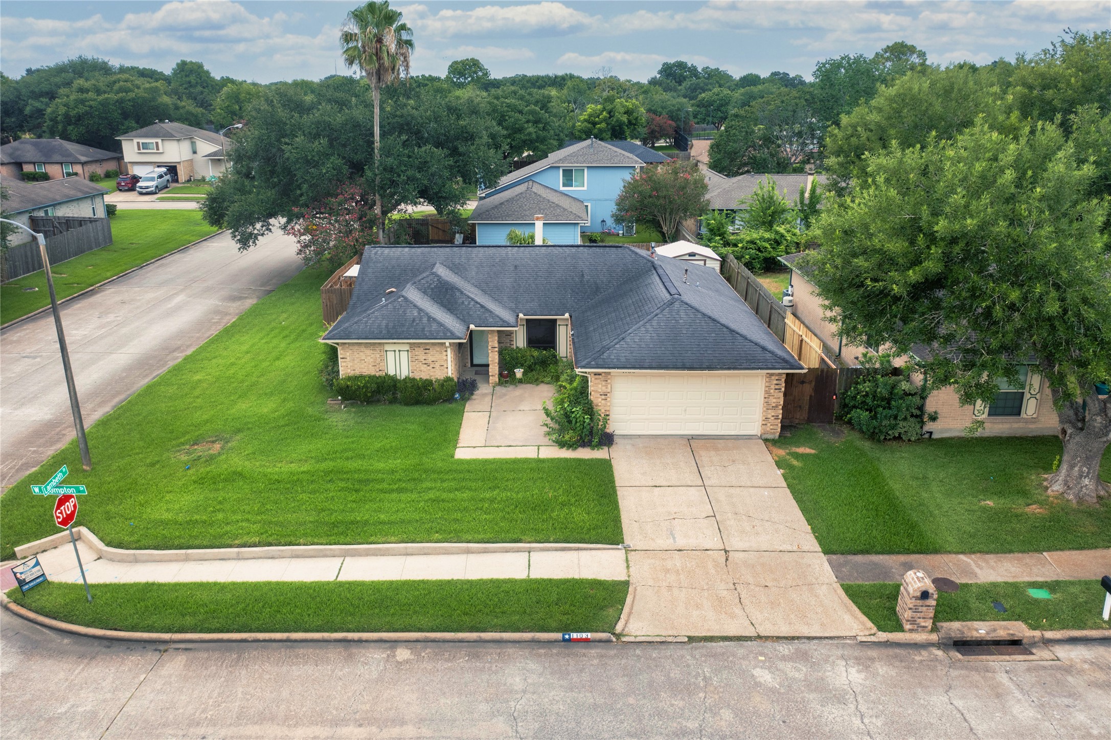 1103 W Brompton Drive Property Photo 23
