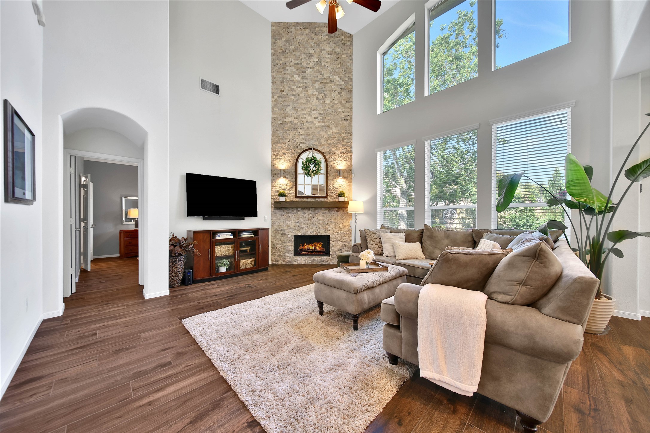 17311 Lassen Forest Lane Property Photo 13