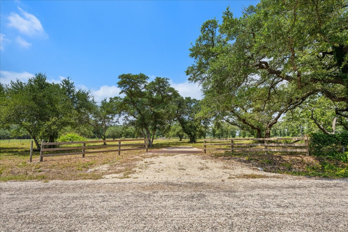 6900 Waldeck Cemetery Road Property Photo 4