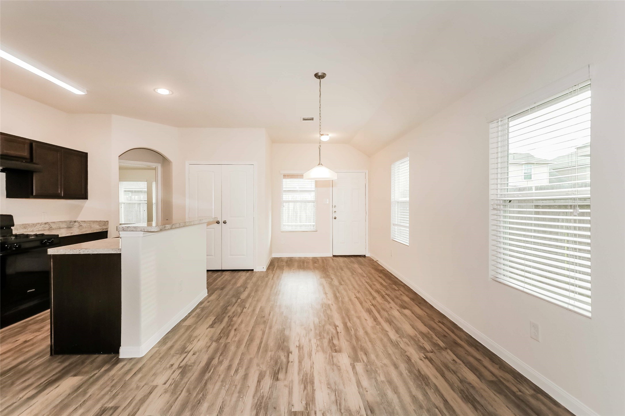 5707 S Brenwood Drive Property Photo 3