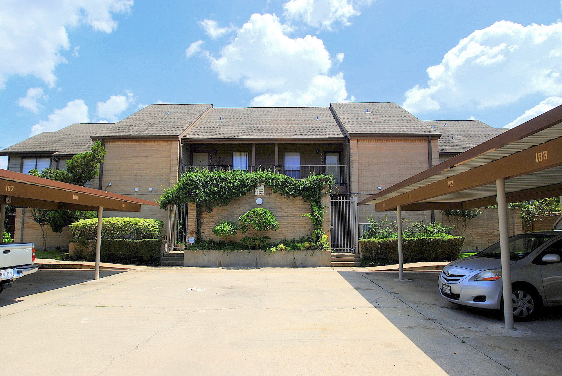 8499 Sands Point Drive Property Photo 1