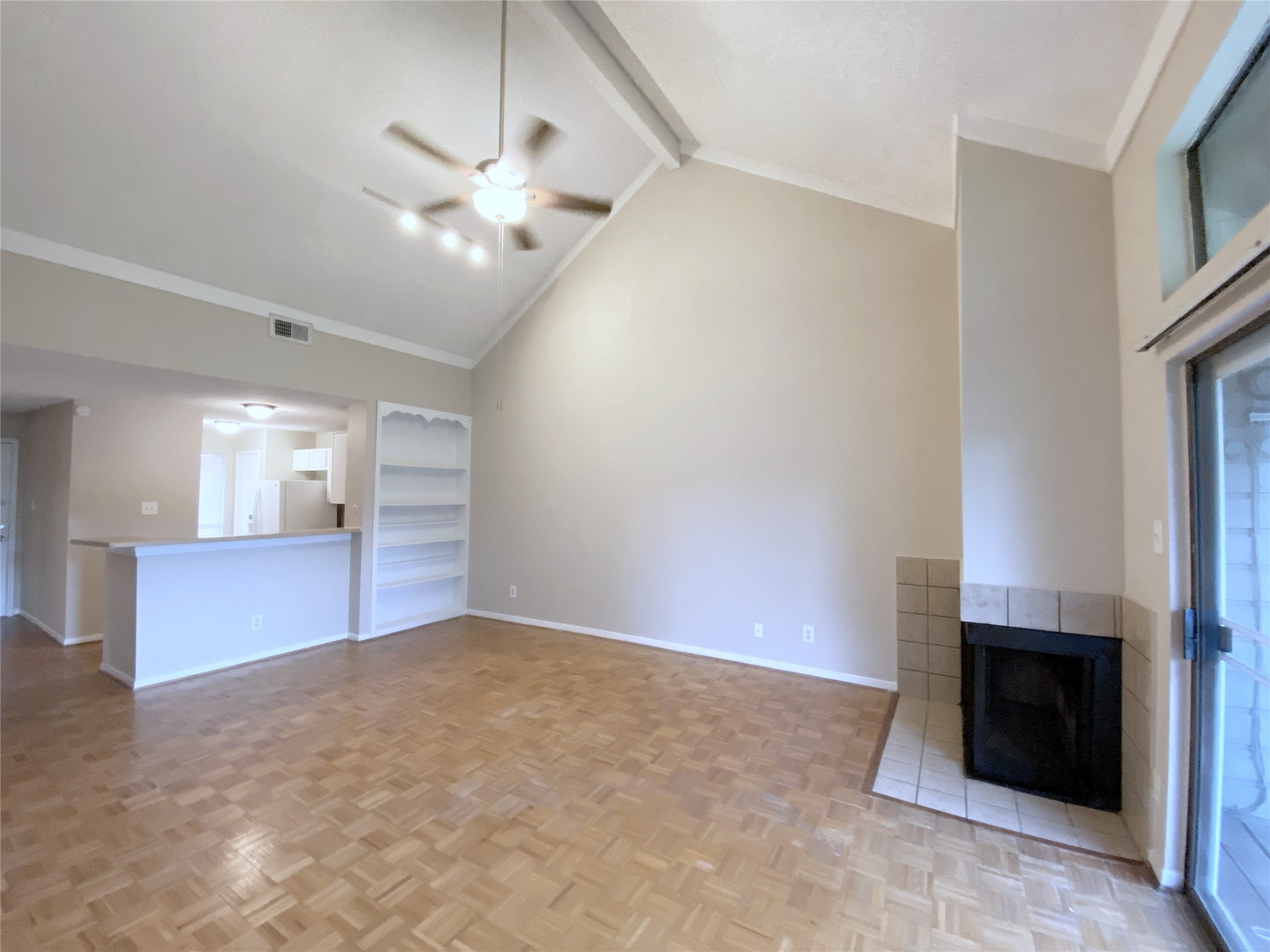 8499 Sands Point Drive Property Photo 4