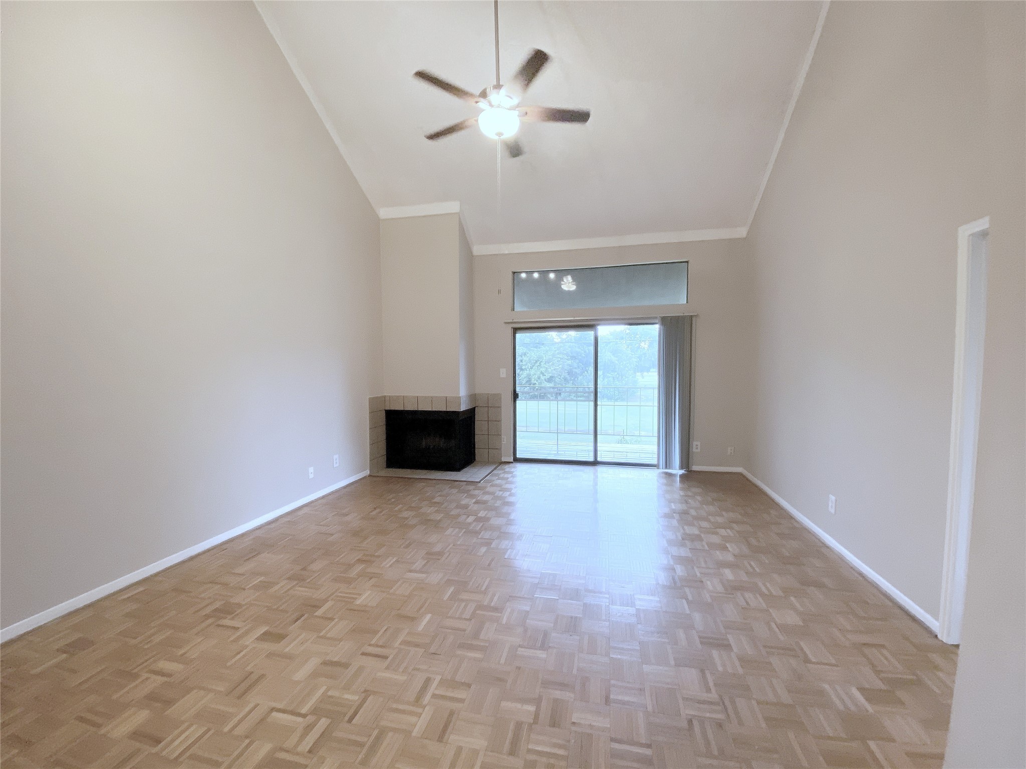 8499 Sands Point Drive Property Photo 5