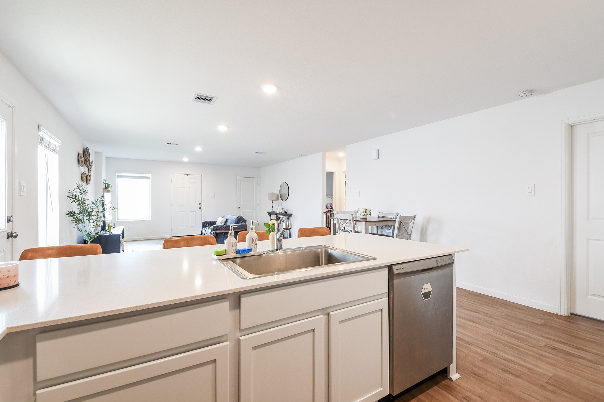 2728 Cadiz Bay Drive Property Photo 13