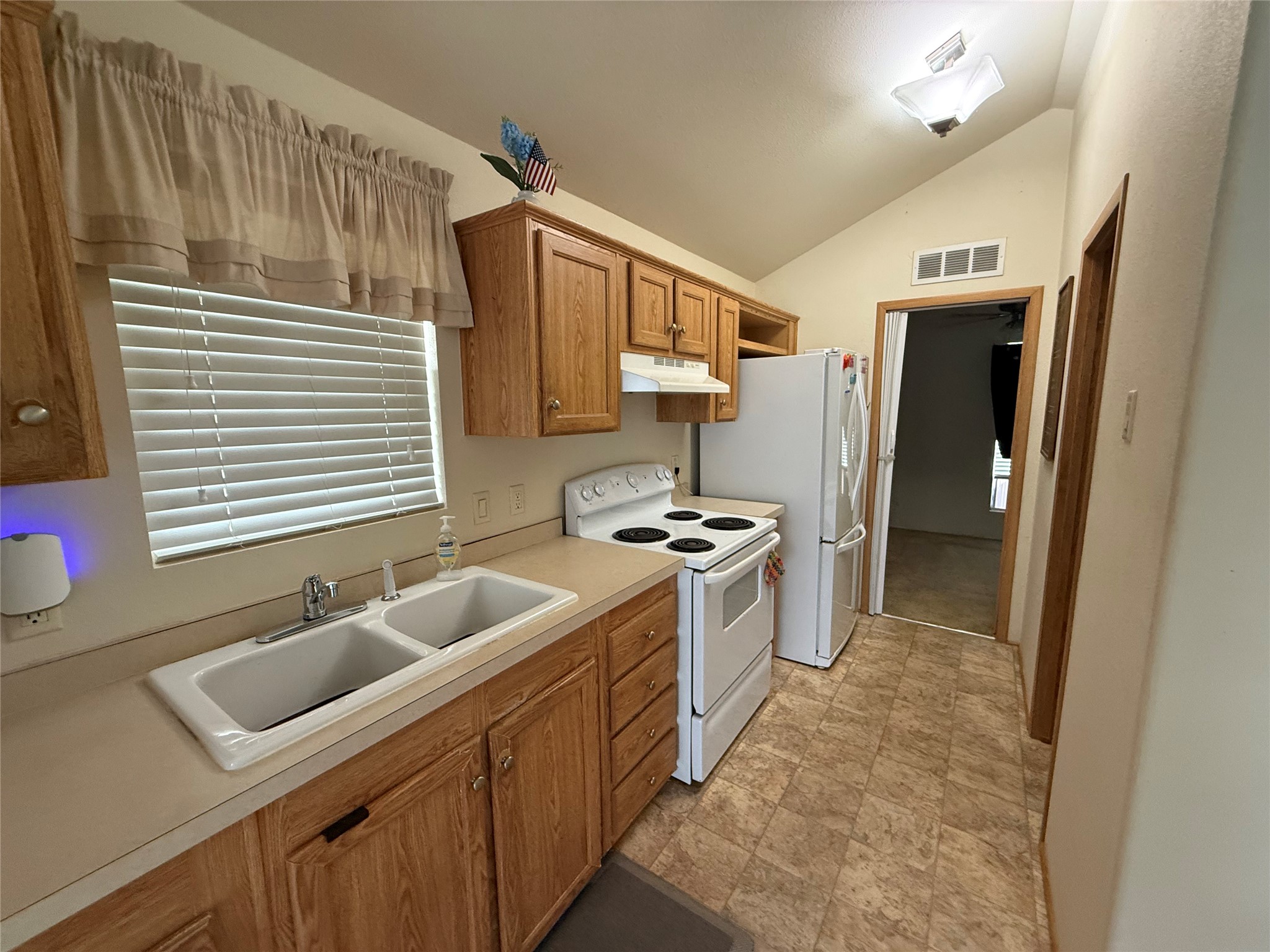 415 12th Property Photo 10