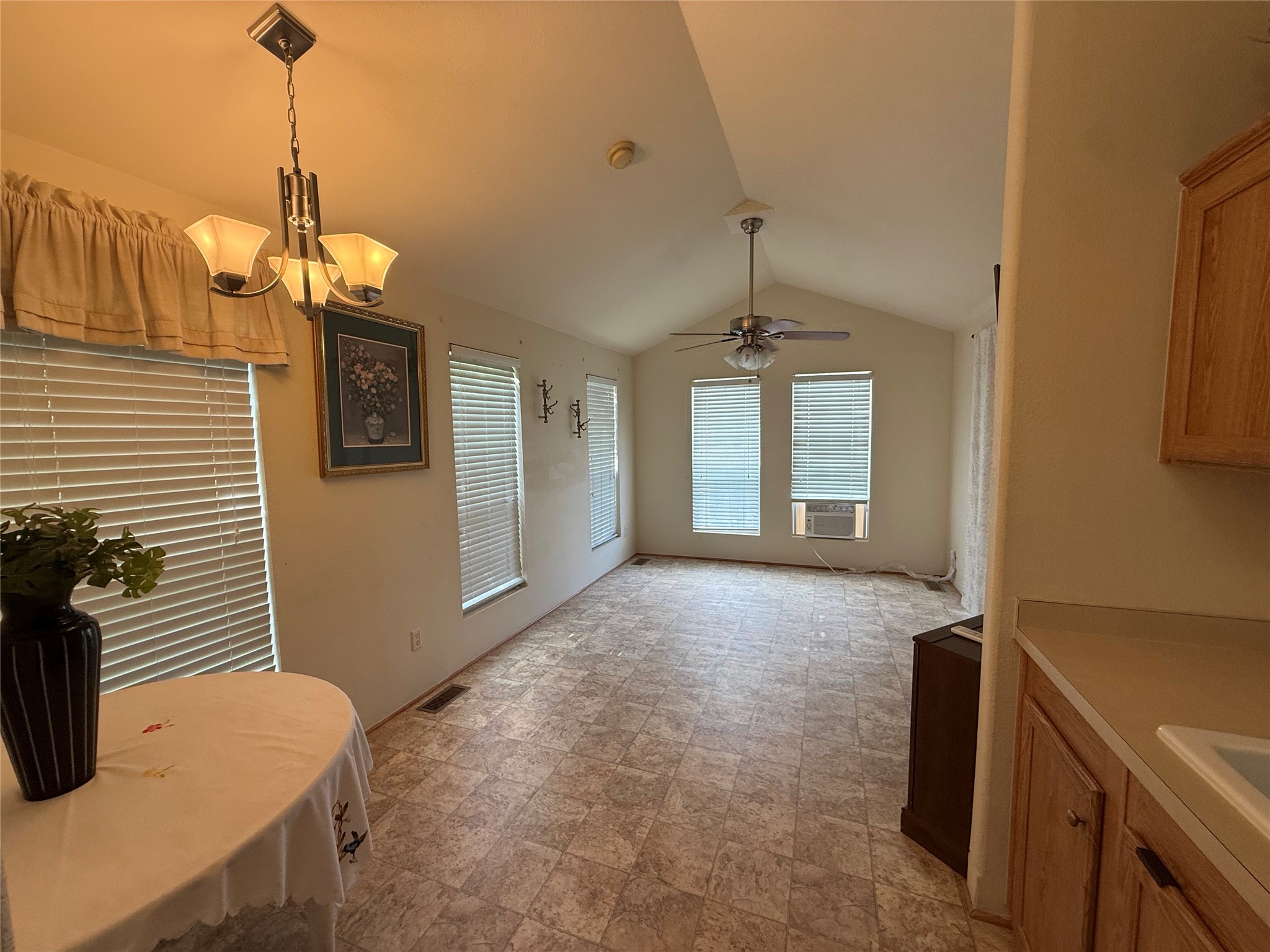 415 12th Property Photo 11