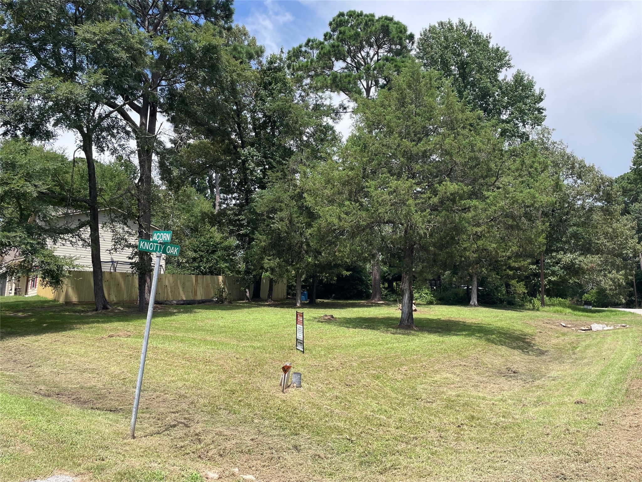 000 Knotty Oak Property Photo 1
