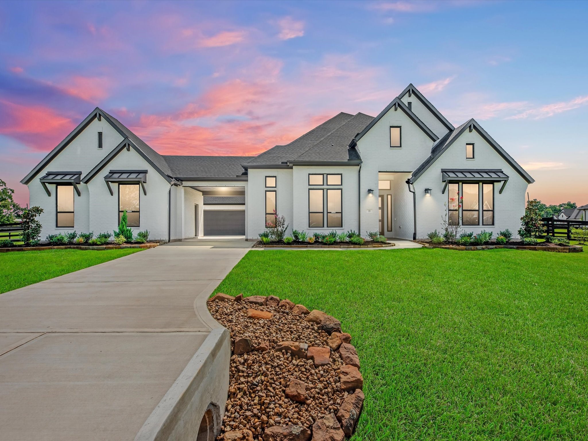 18 Woodland Creek Court Property Photo 2