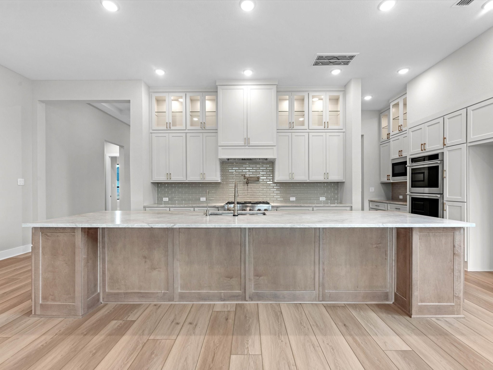 18 Woodland Creek Court Property Photo 3