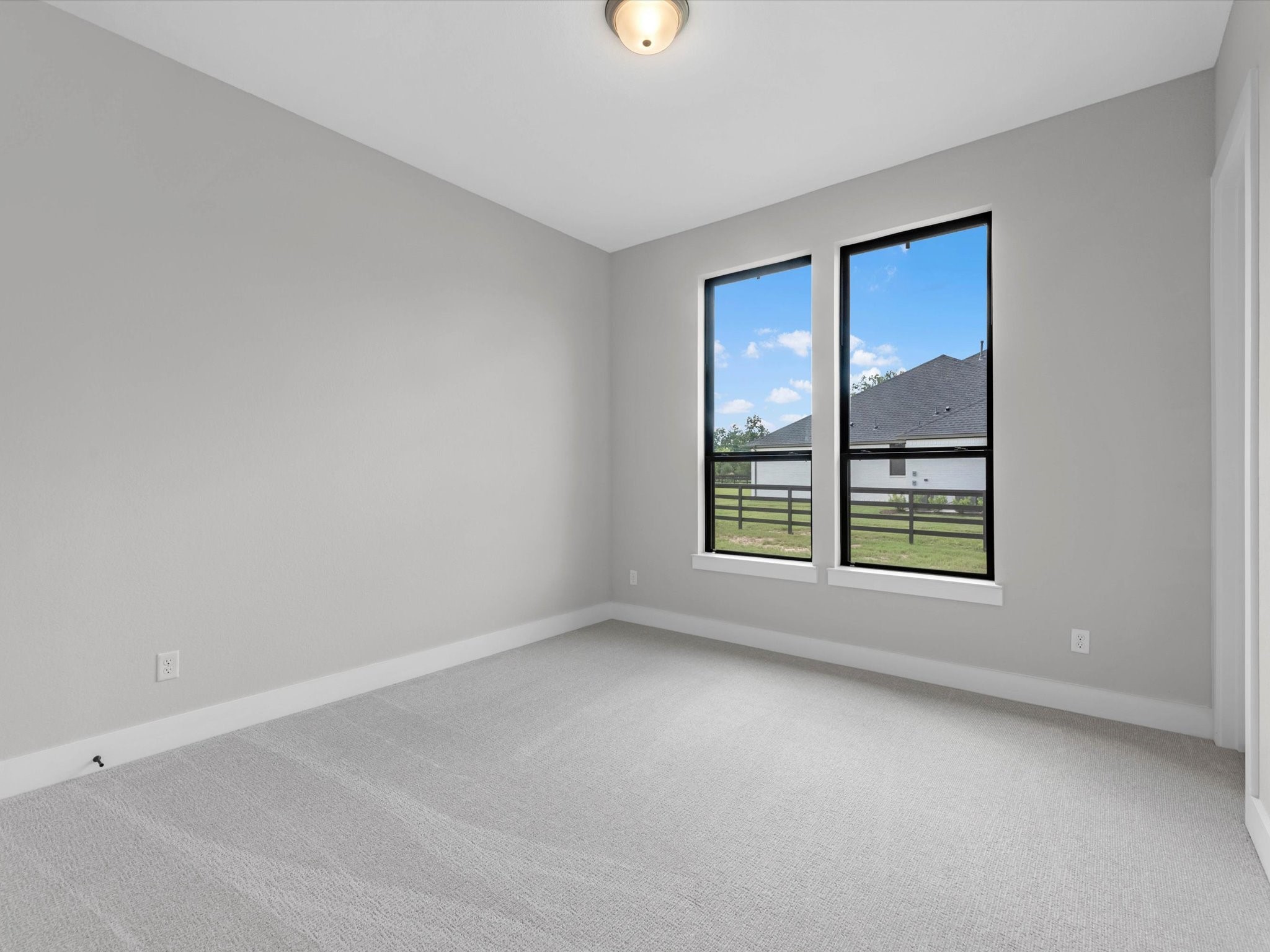 18 Woodland Creek Court Property Photo 23