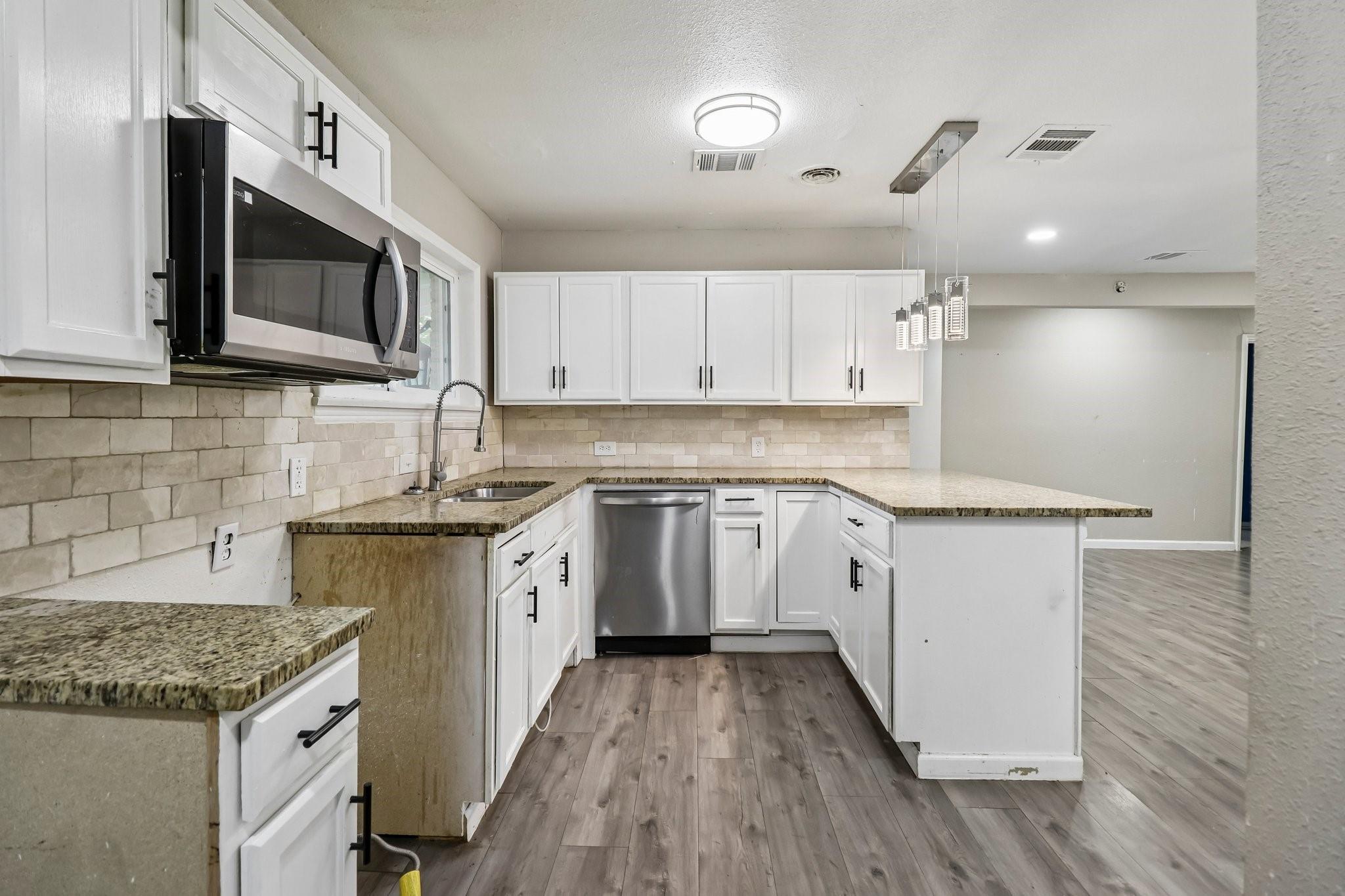2108 Skylark Drive Property Photo 3