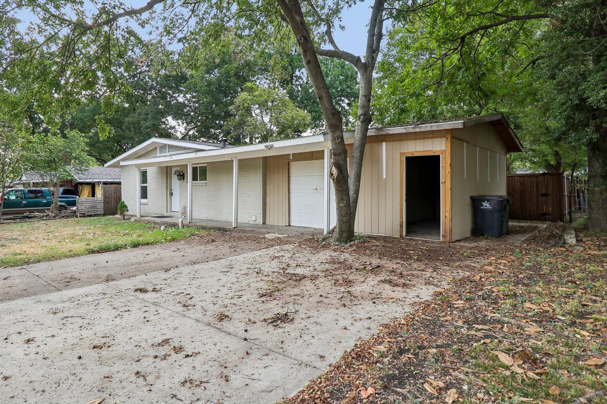 2108 Skylark Drive Property Photo 7