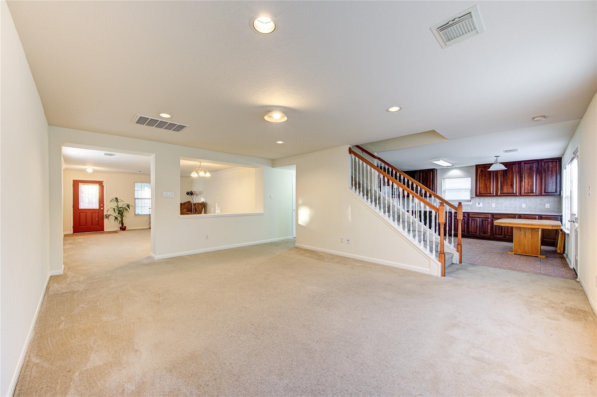 15326 Mission Oak Drive Property Photo 3