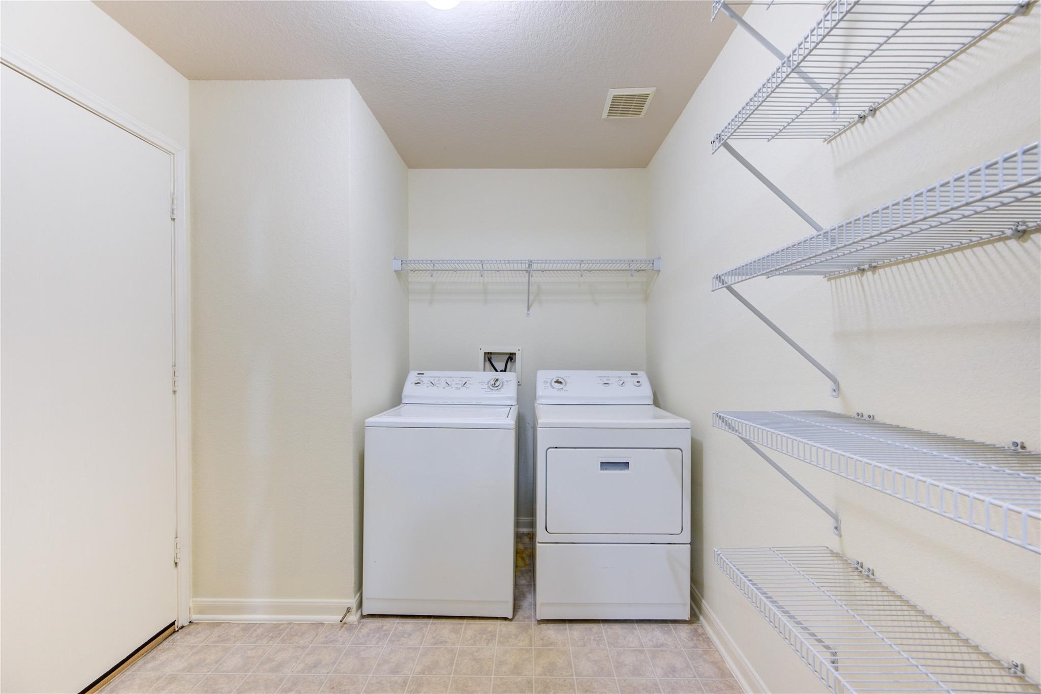 15326 Mission Oak Drive Property Photo 8