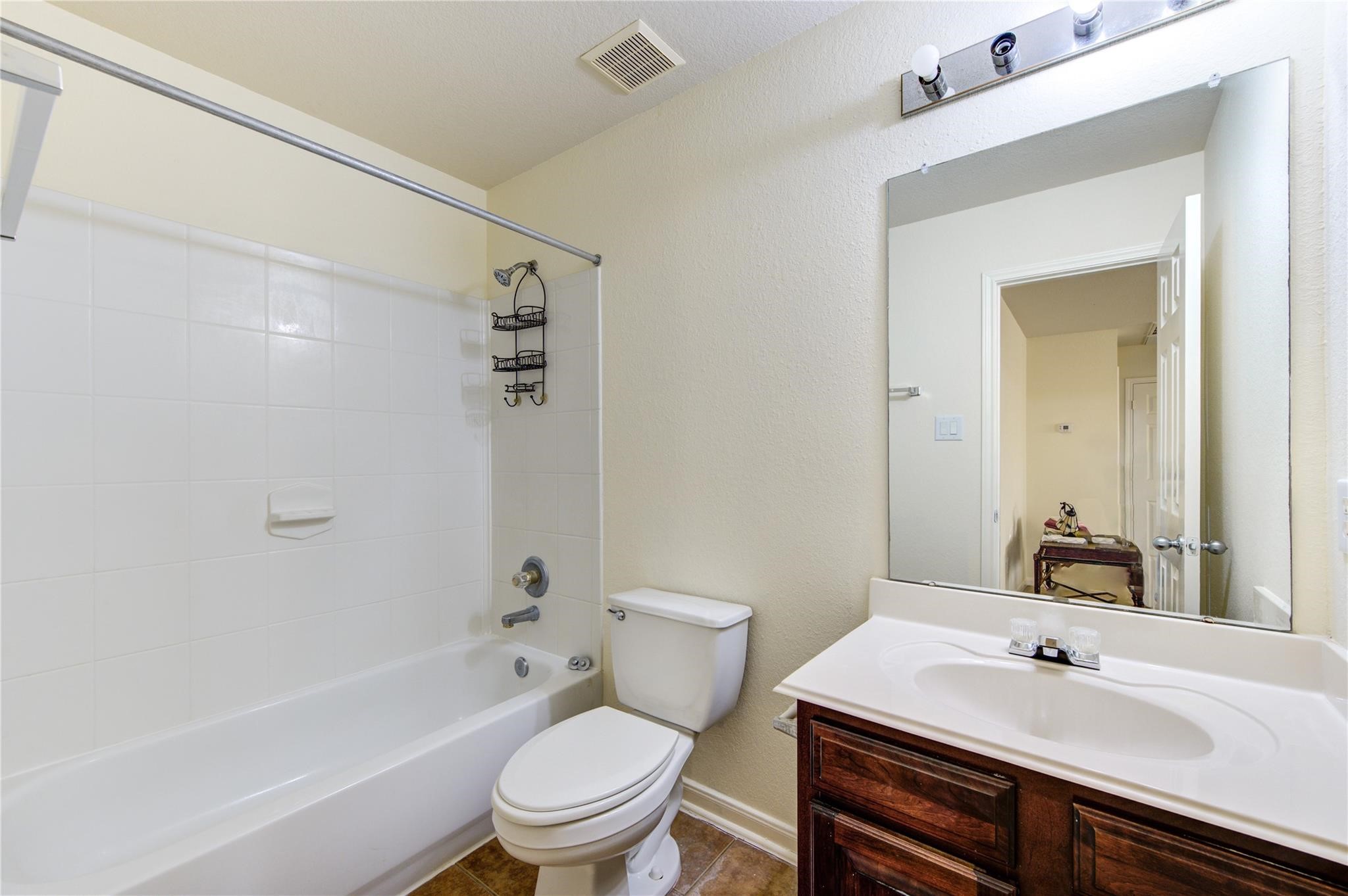 15326 Mission Oak Drive Property Photo 10