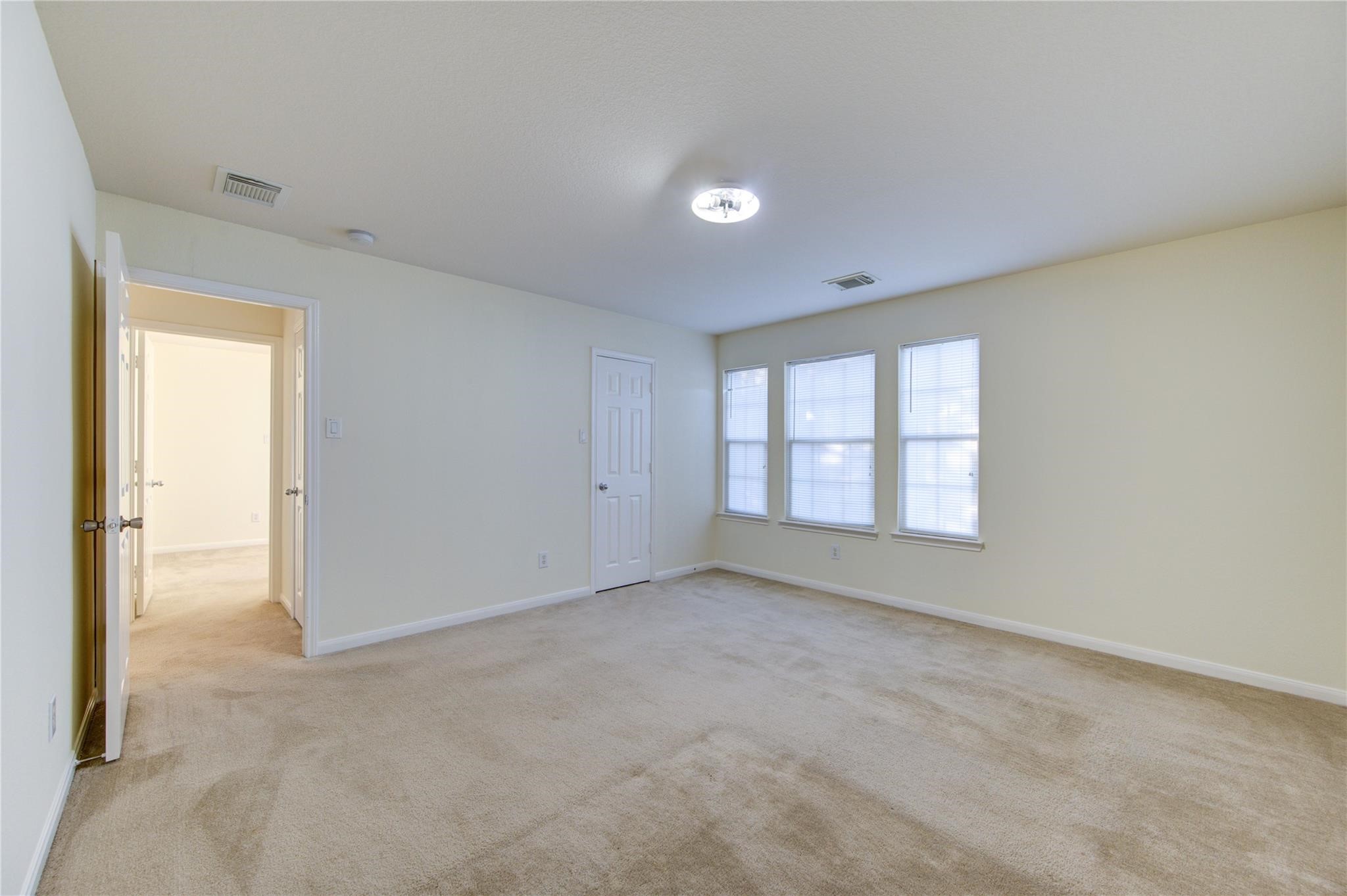 15326 Mission Oak Drive Property Photo 15