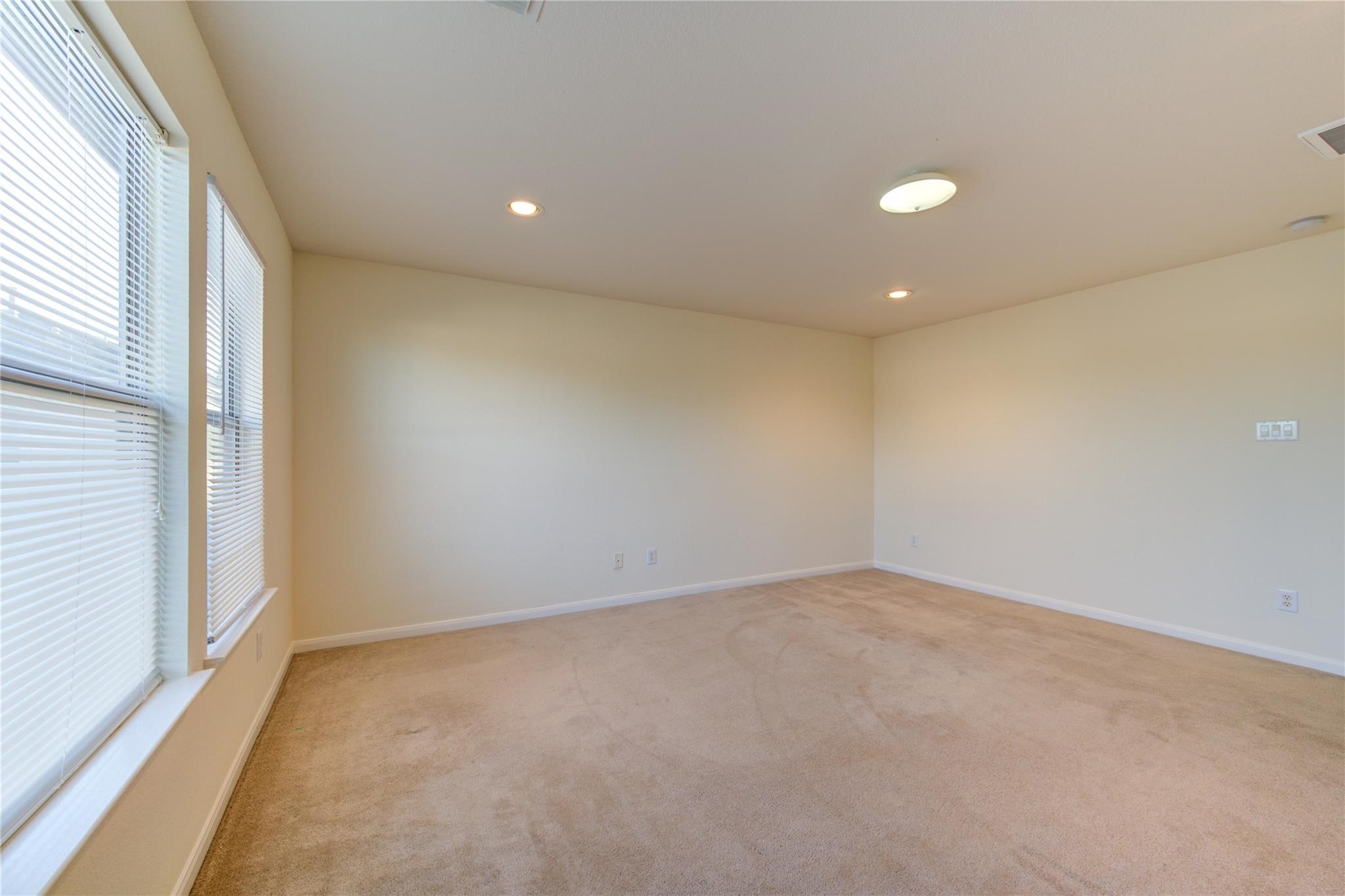 15326 Mission Oak Drive Property Photo 17