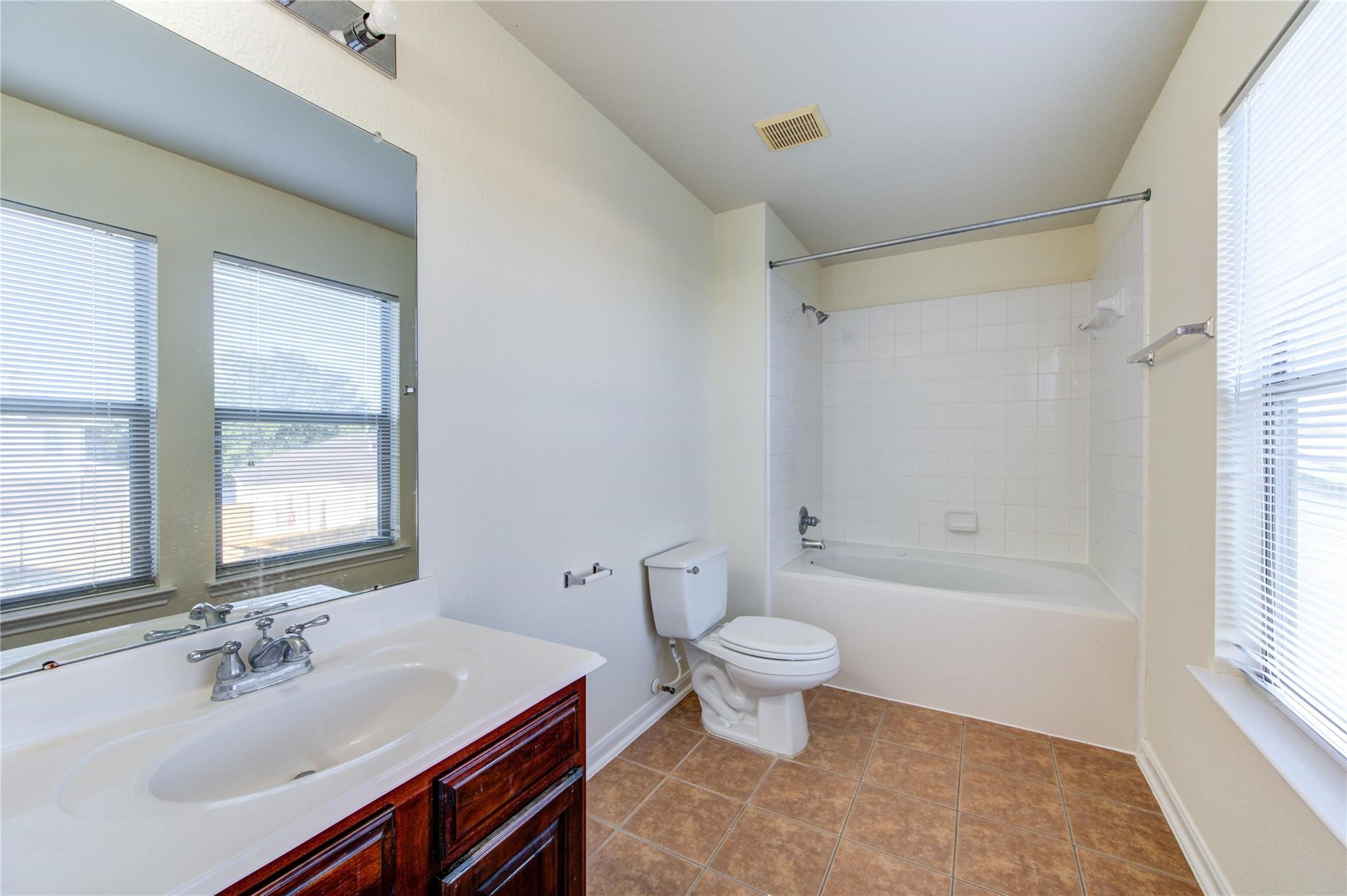 15326 Mission Oak Drive Property Photo 18