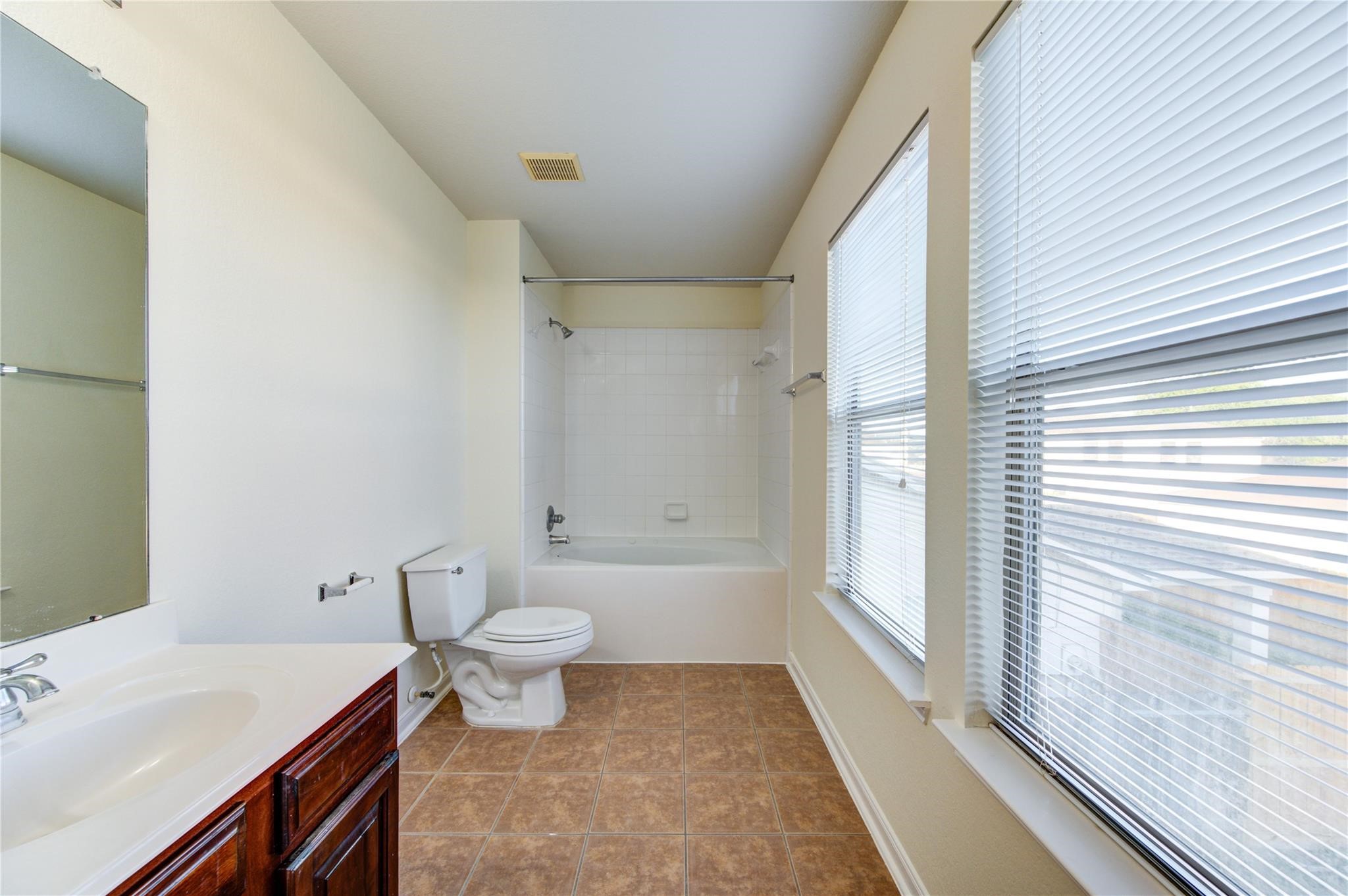 15326 Mission Oak Drive Property Photo 19
