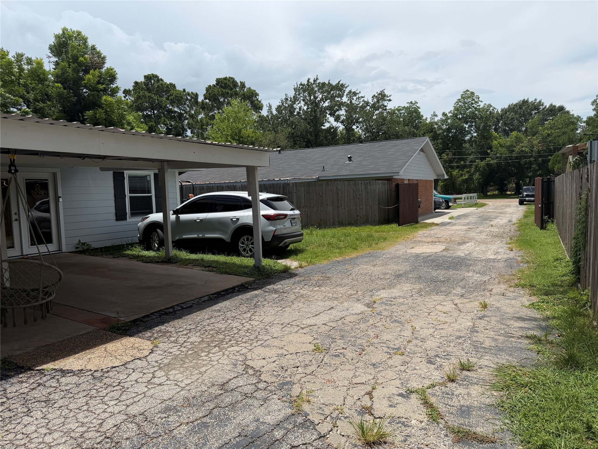 9727 Radio Street Property Photo 4