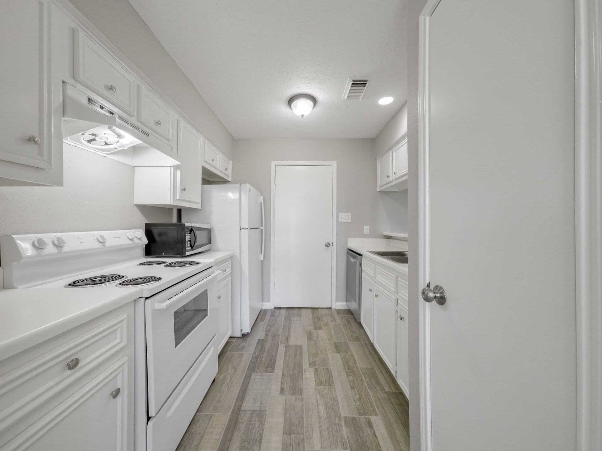 13607 Ravensway Drive A Property Photo 8