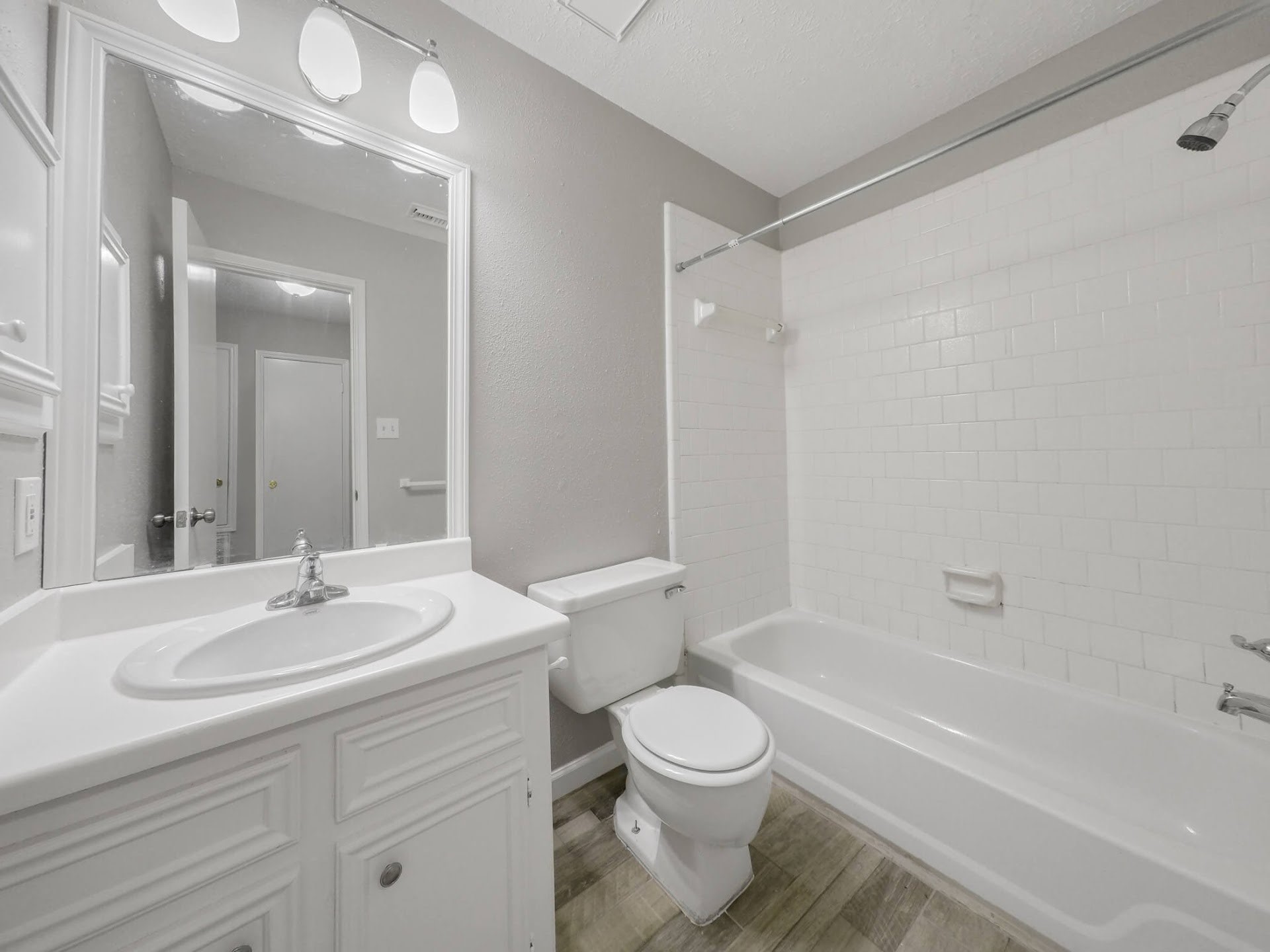 13607 Ravensway Drive A Property Photo 10