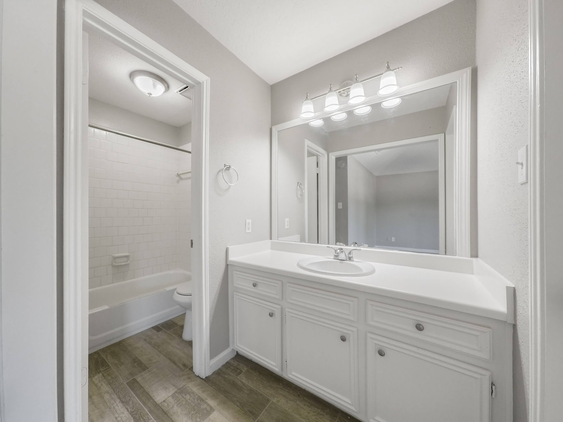 13607 Ravensway Drive A Property Photo 12