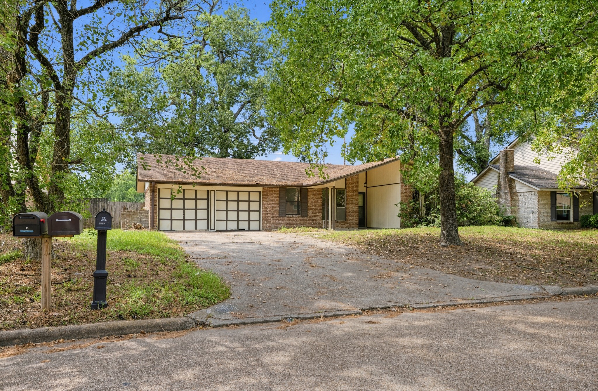 17623 Crestline Road Property Photo 1