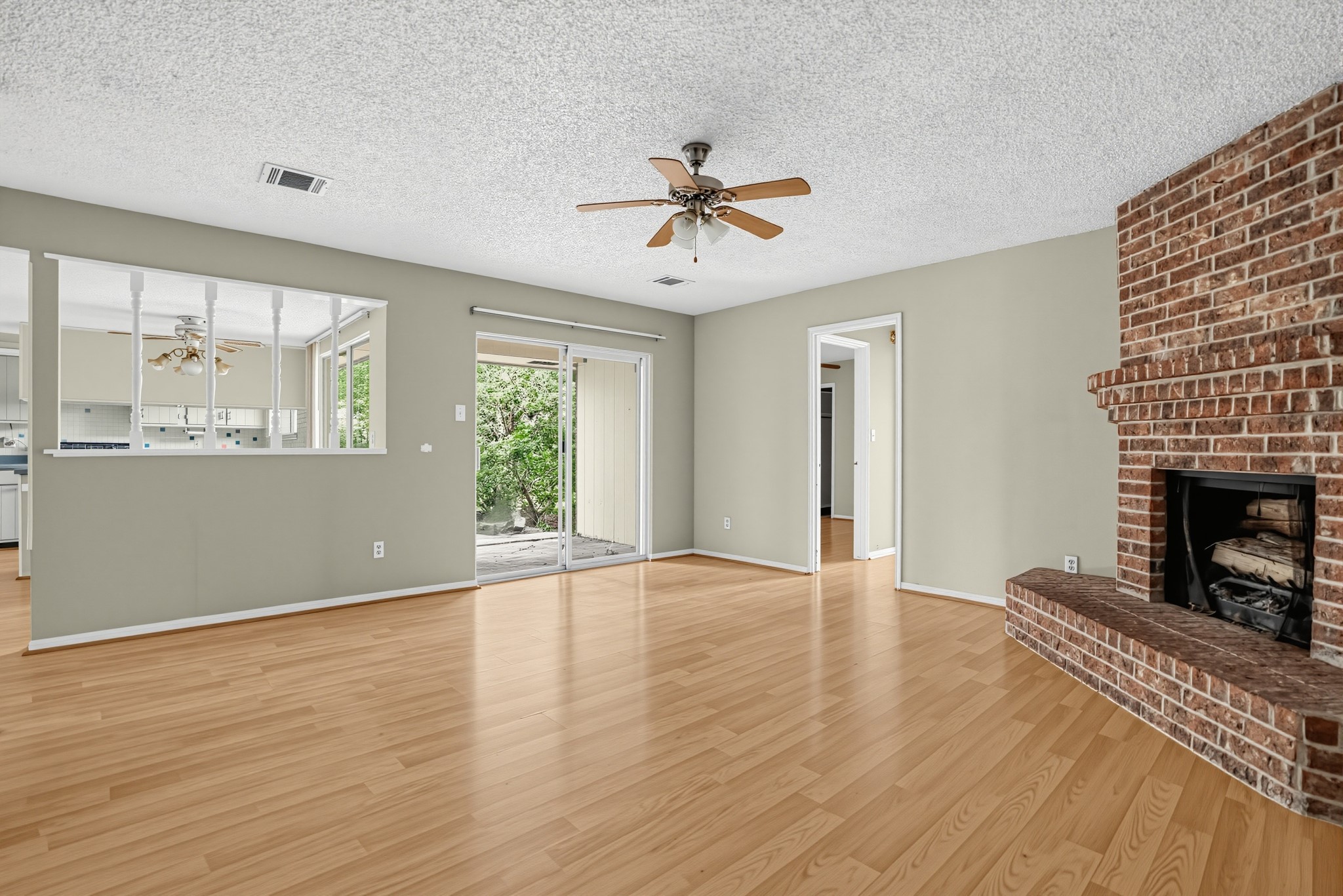 17623 Crestline Road Property Photo 8