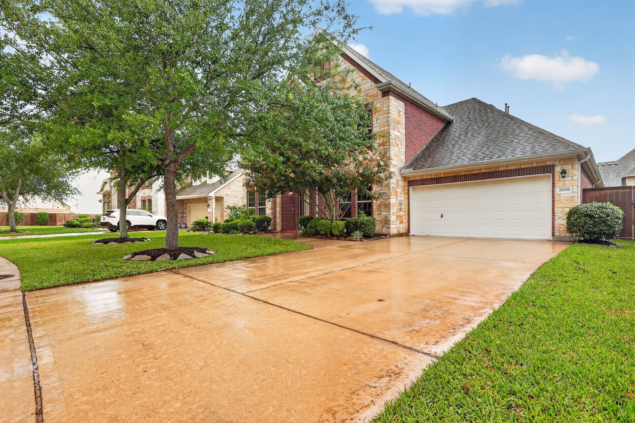 2608 Holbrook Springs Lane Property Photo 3