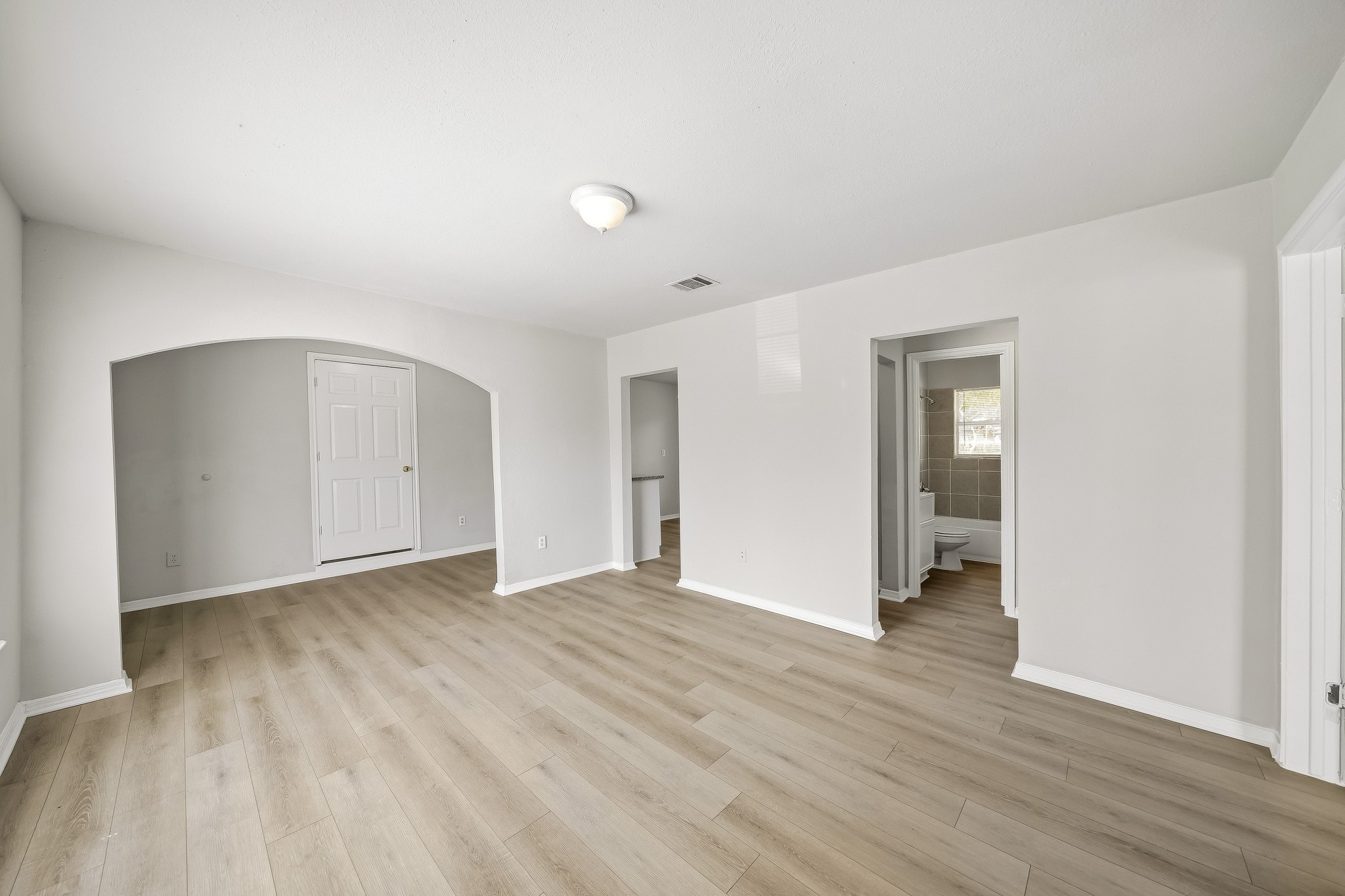 5303 Ridgeway Drive Property Photo 3